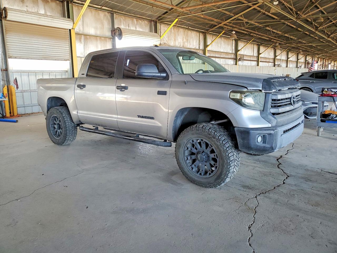 2016 Toyota Tundra Sr5 Silver vin: 5TFDW5F12GX563064