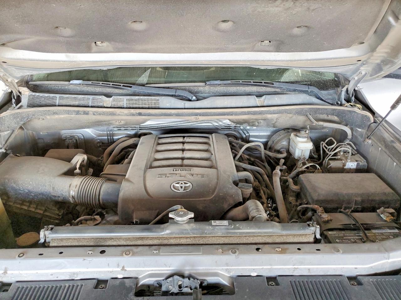 2016 Toyota Tundra Sr5 Silver vin: 5TFDW5F12GX563064