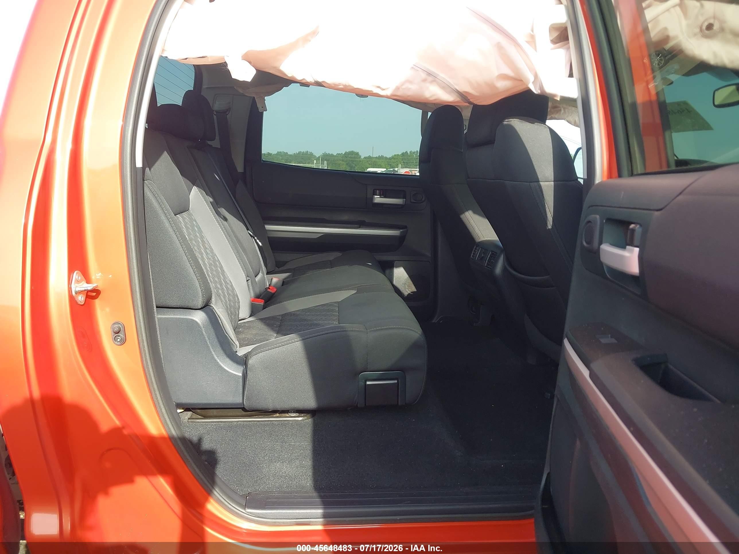 2017 Toyota Tundra Sr5 5.7l V8 Оранжевый vin: 5TFDW5F12HX593862