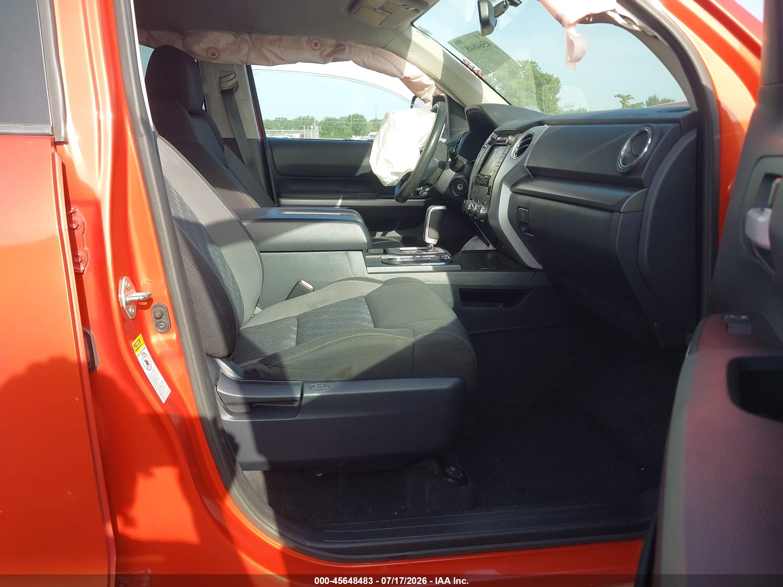 2017 Toyota Tundra Sr5 5.7l V8 Оранжевый vin: 5TFDW5F12HX593862