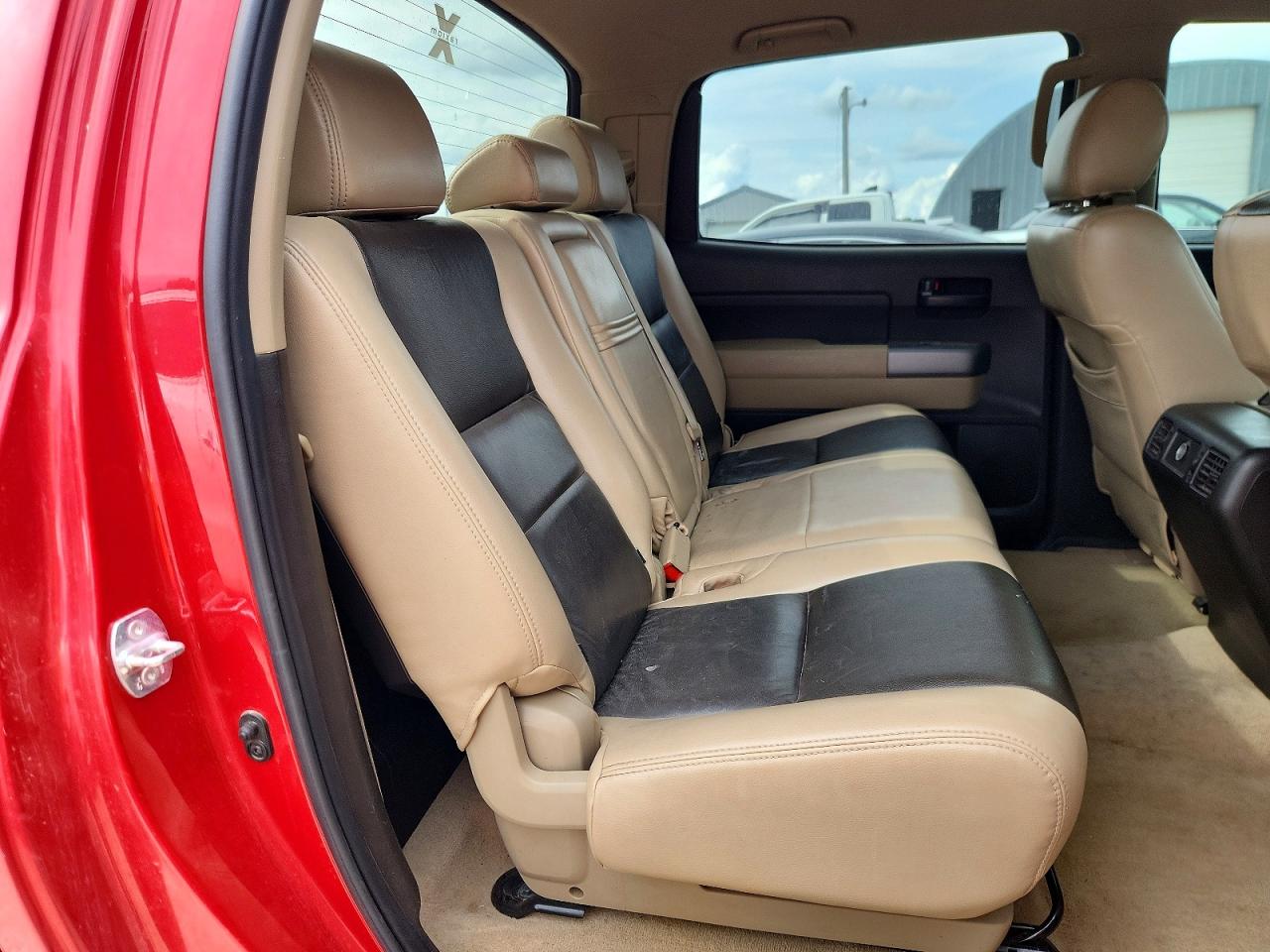 2011 Toyota Tundra Crewmax Sr5 Красный vin: 5TFDW5F13BX164169