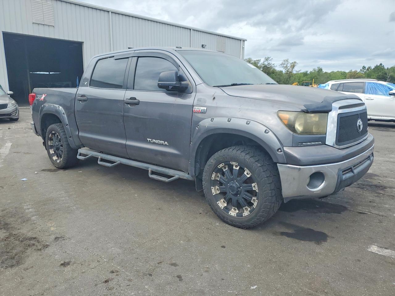 2013 Toyota Tundra Crewmax Sr5 Серый vin: 5TFDW5F13DX283844