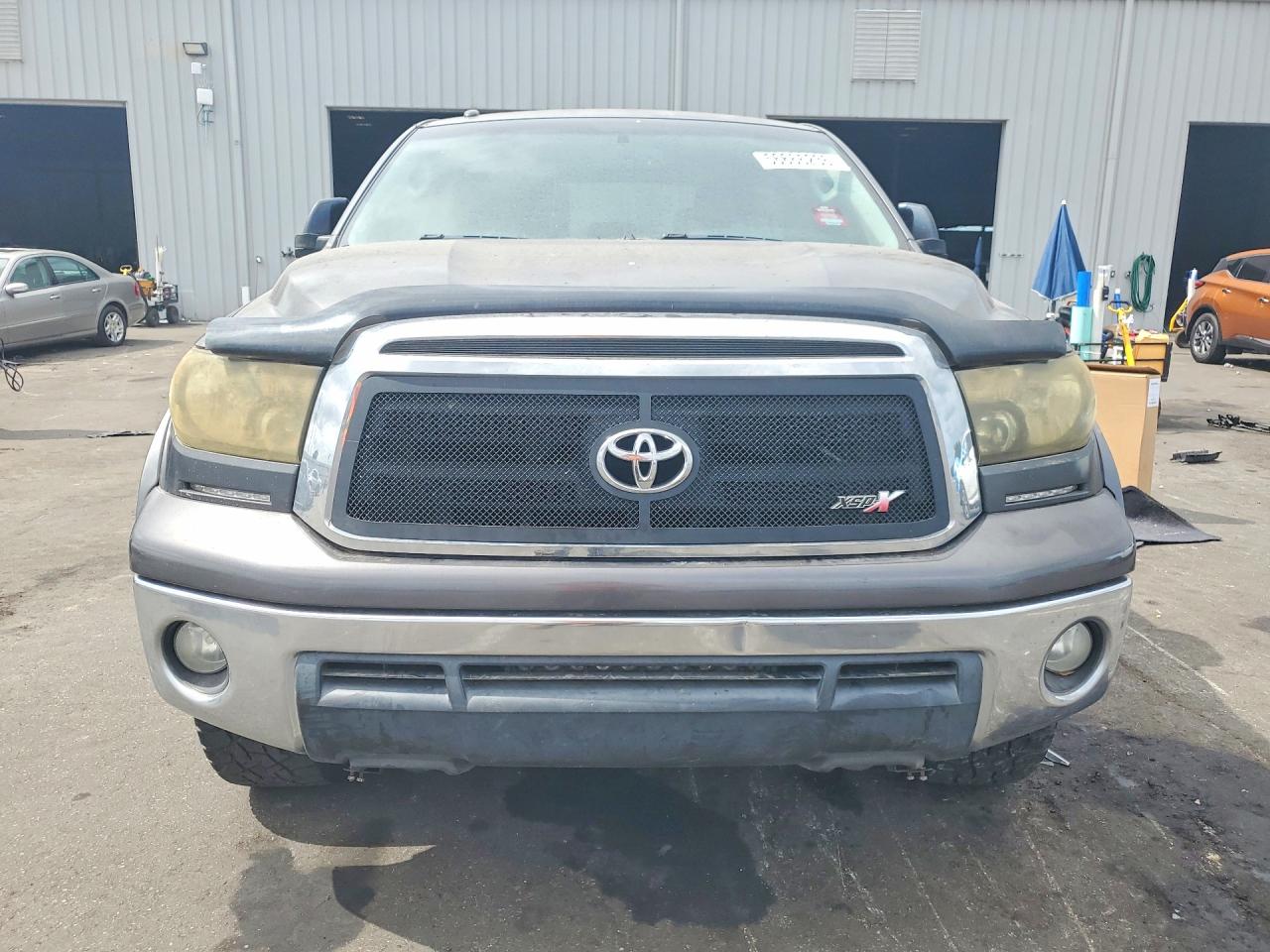 2013 Toyota Tundra Crewmax Sr5 Серый vin: 5TFDW5F13DX283844