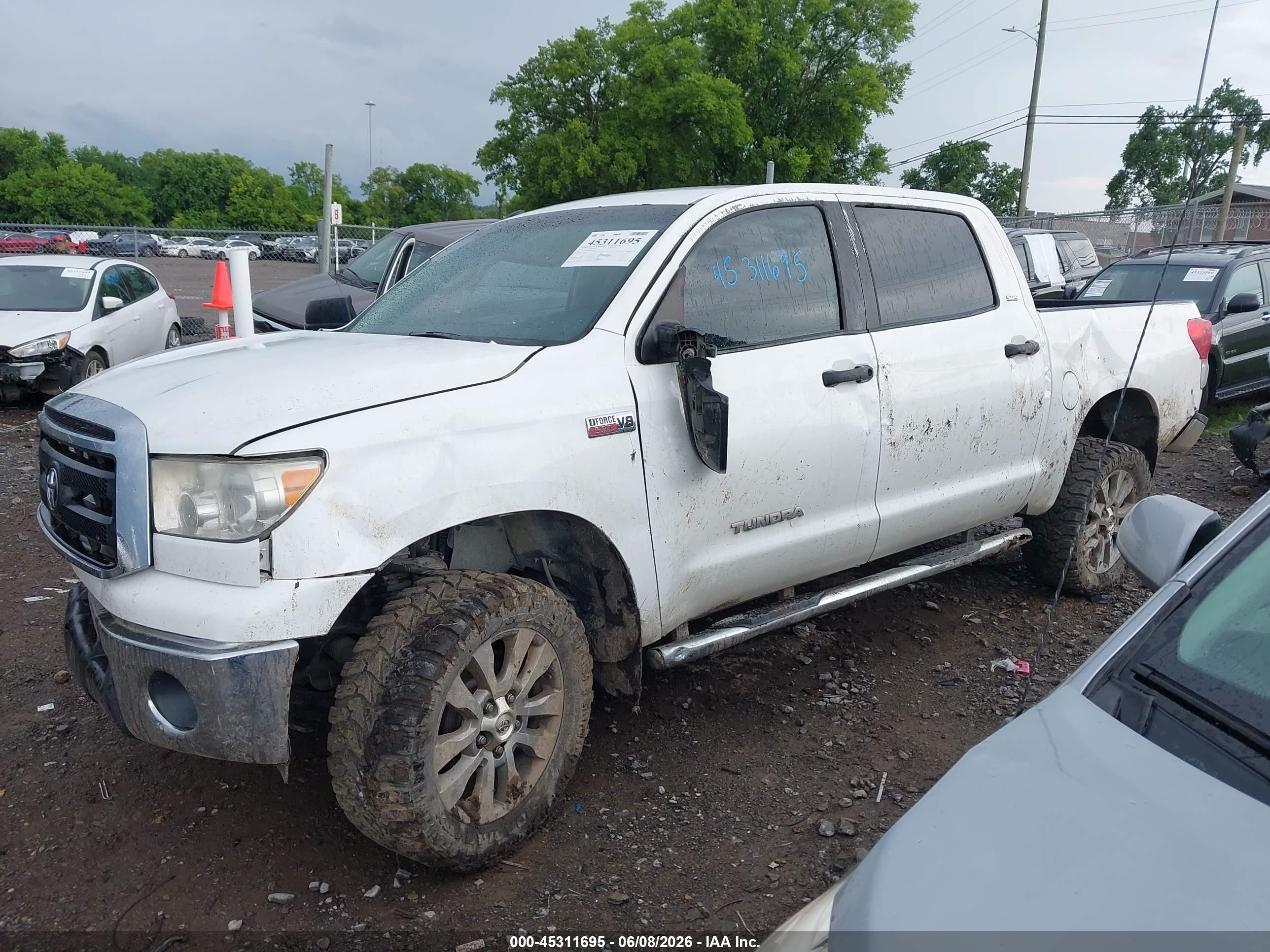 2013 Toyota Tundra Grade 5.7l V8 White vin: 5TFDW5F13DX309519