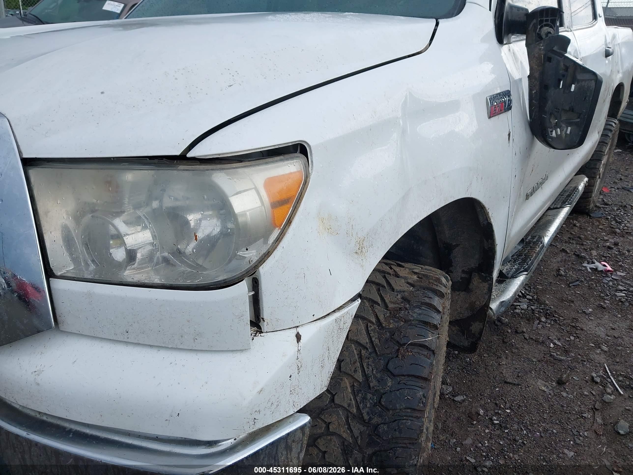 2013 Toyota Tundra Grade 5.7l V8 White vin: 5TFDW5F13DX309519