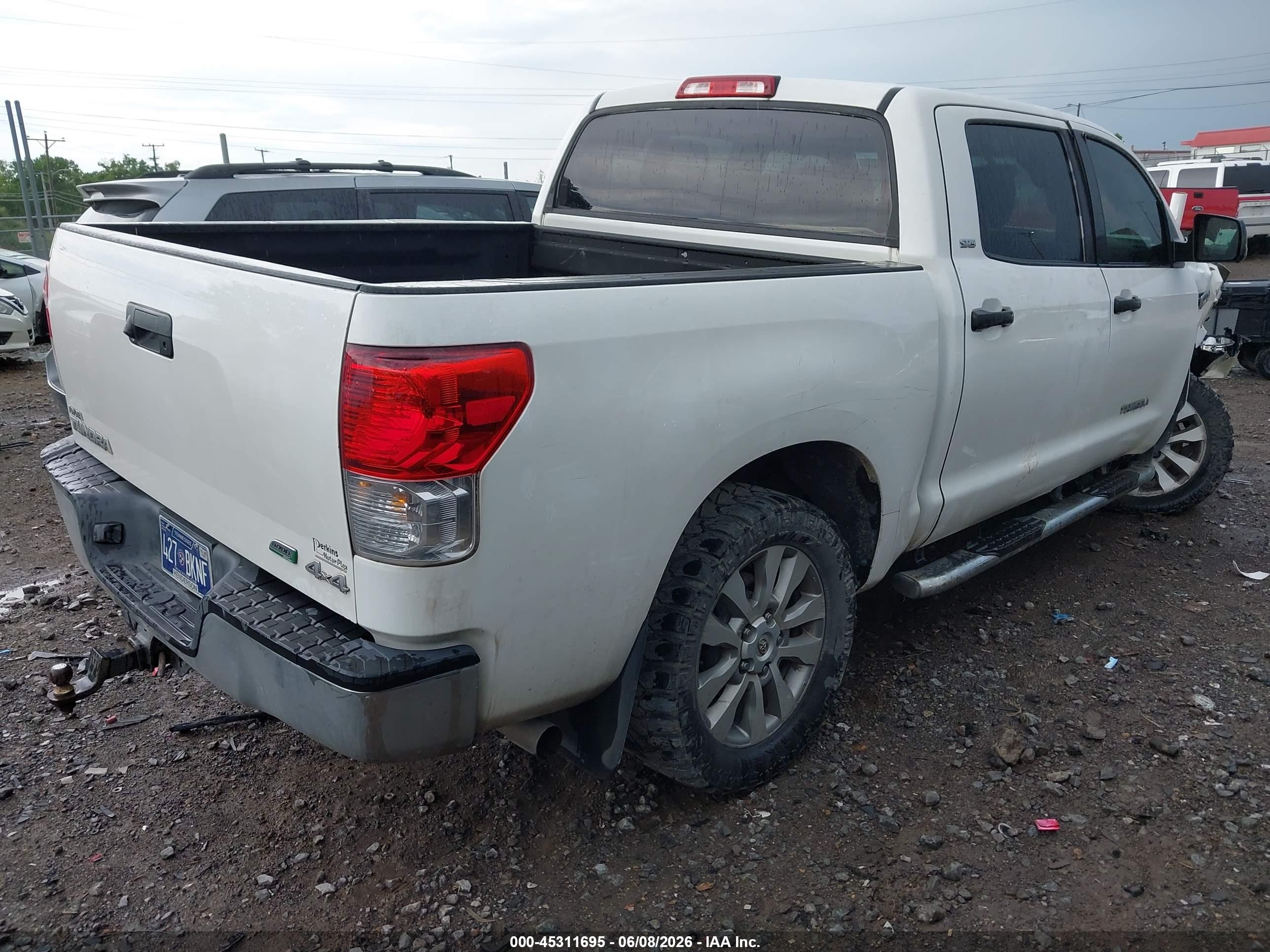 2013 Toyota Tundra Grade 5.7l V8 White vin: 5TFDW5F13DX309519