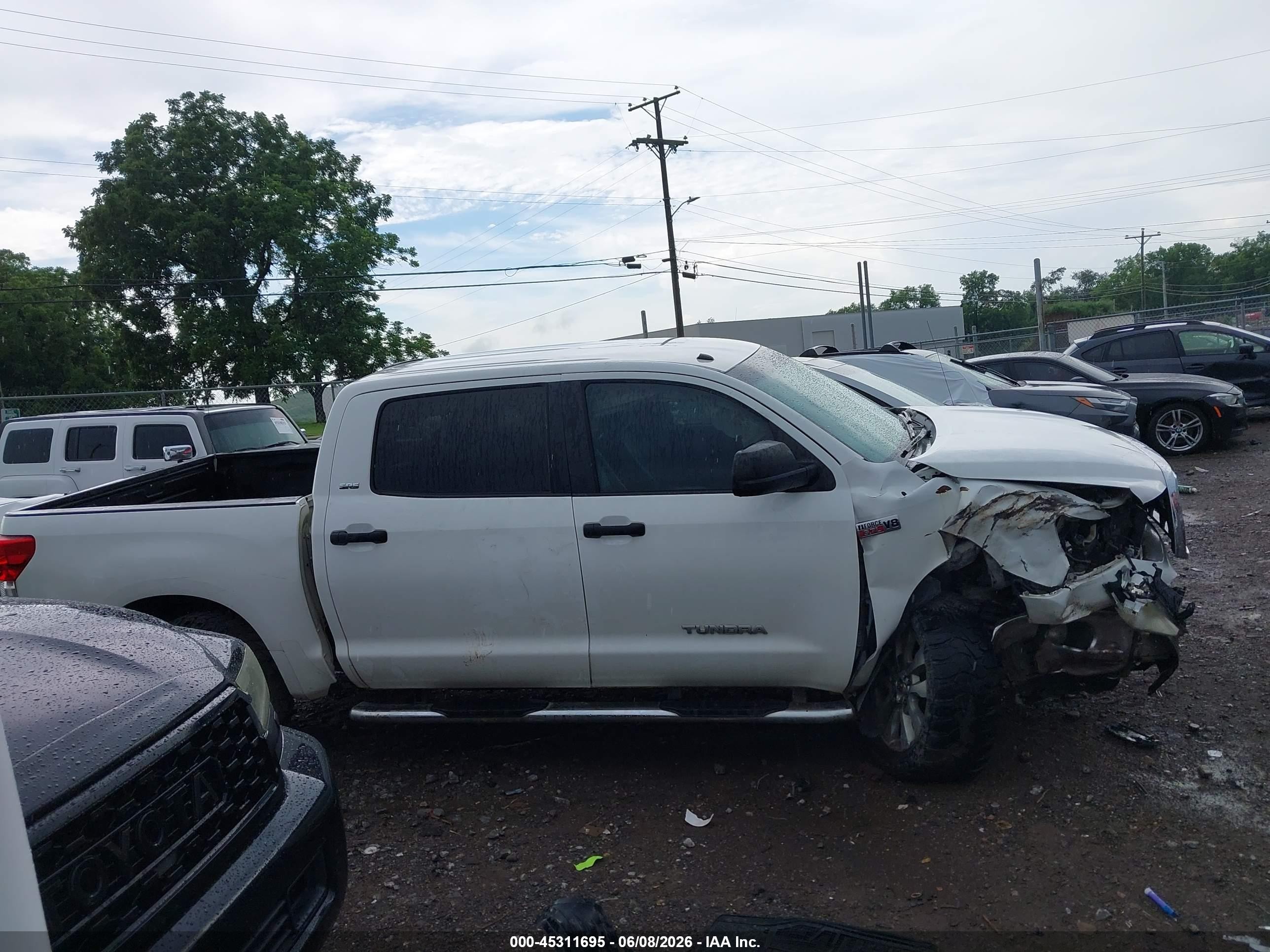 2013 Toyota Tundra Grade 5.7l V8 White vin: 5TFDW5F13DX309519