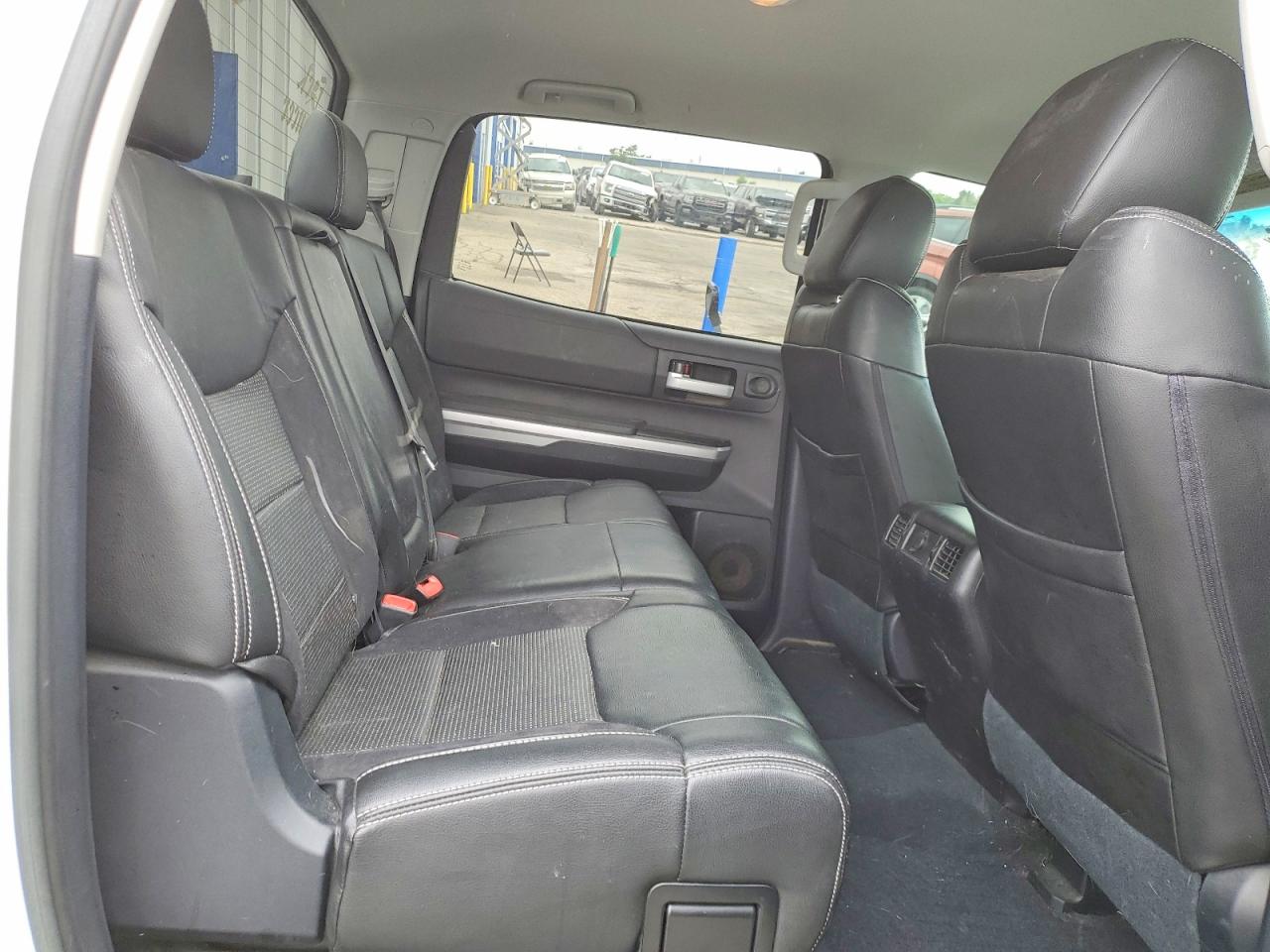 2014 Toyota Tundra Crewmax Sr5 Белый vin: 5TFDW5F13EX374176