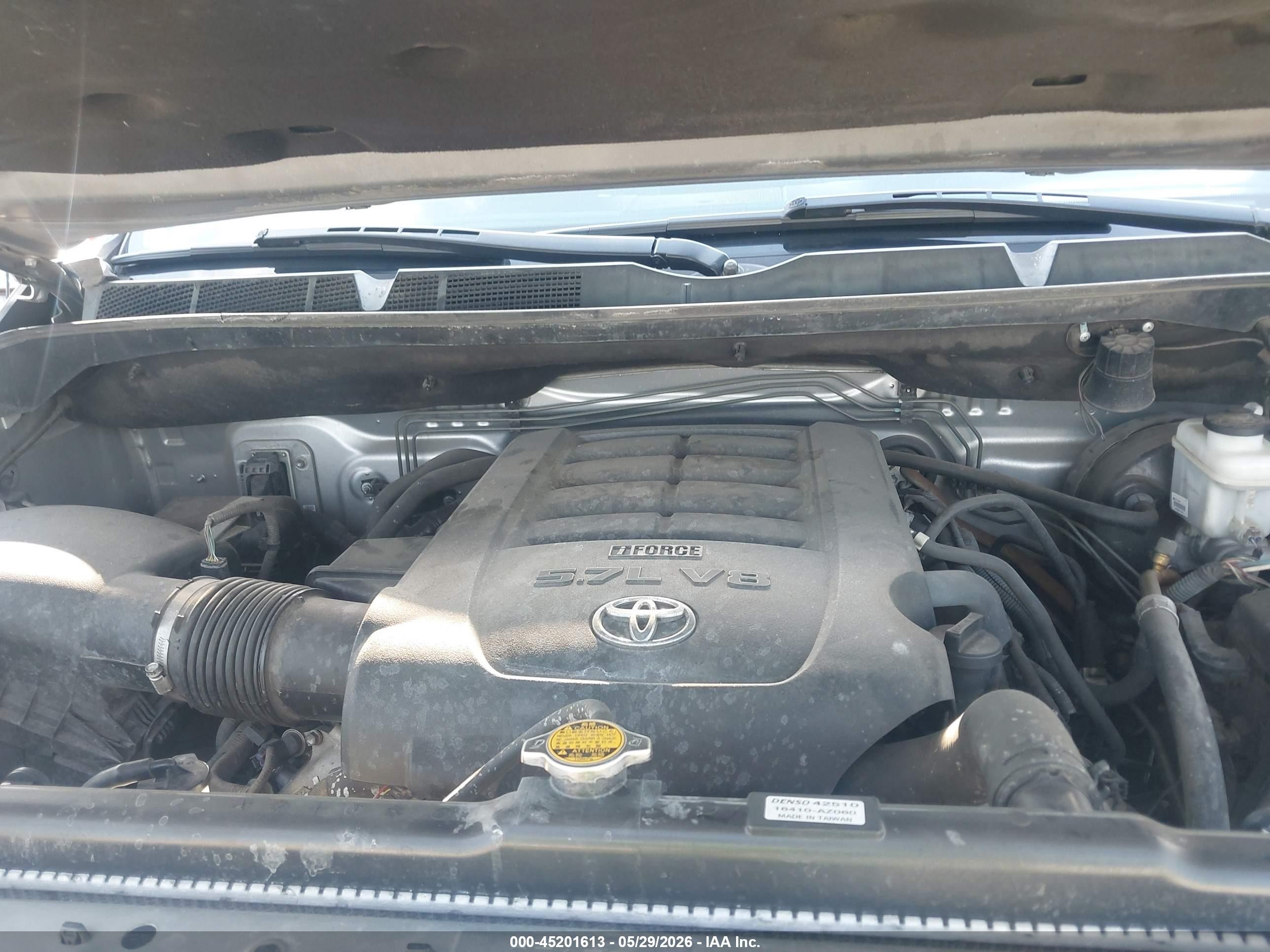 2014 Toyota Tundra Sr5 5.7l V8 Silver vin: 5TFDW5F13EX388109