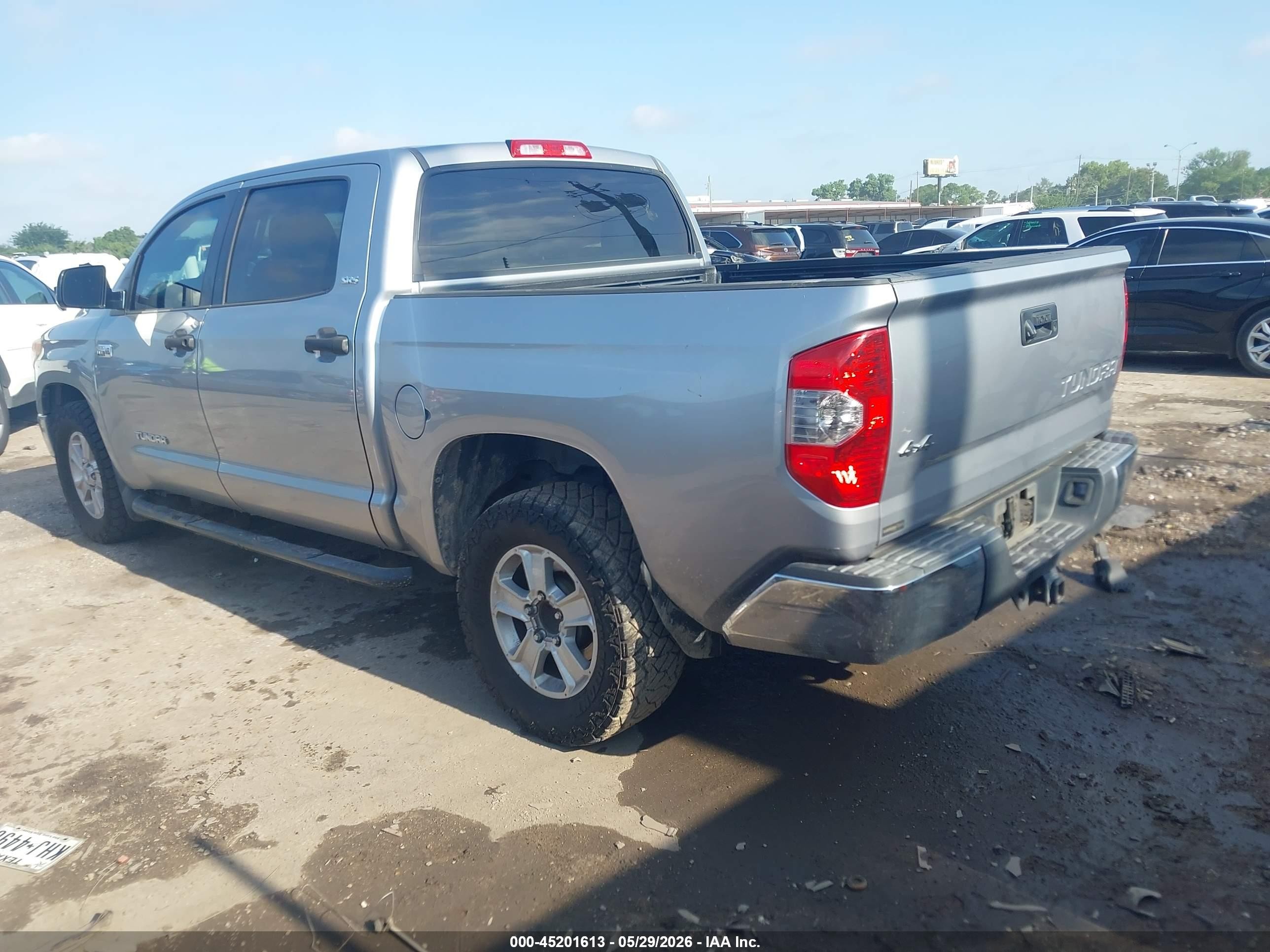 2014 Toyota Tundra Sr5 5.7l V8 Silver vin: 5TFDW5F13EX388109