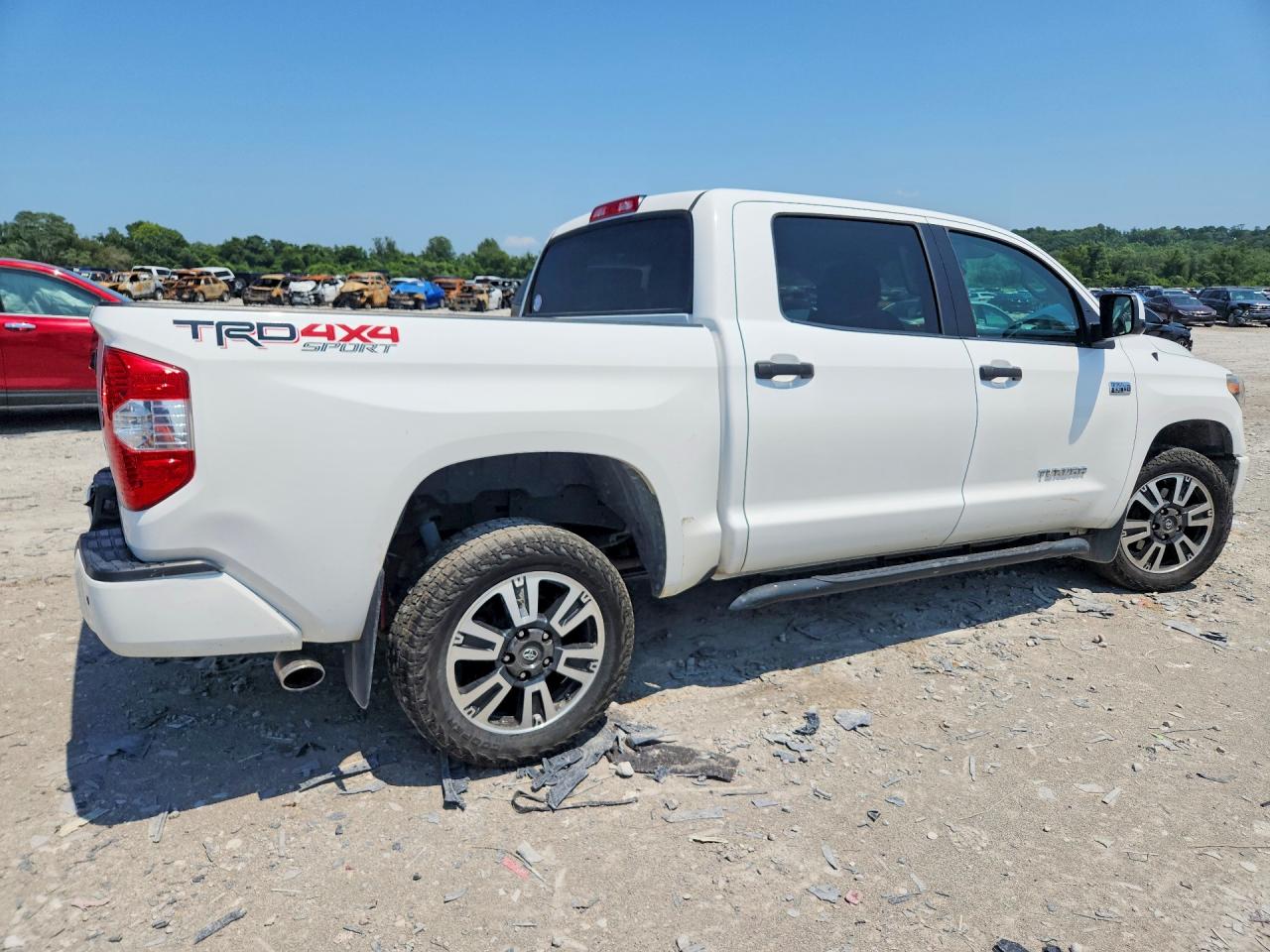 2018 Toyota Tundra Crewmax Sr5 White vin: 5TFDW5F13JX766908