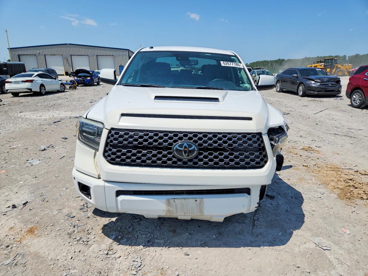 2018 Toyota Tundra Crewmax Sr5 White vin: 5TFDW5F13JX766908