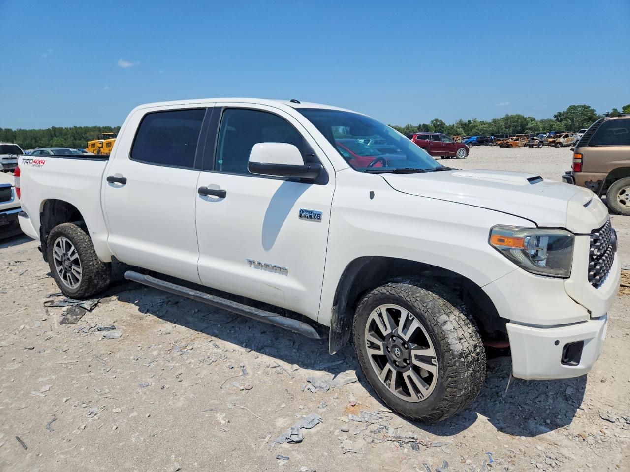2018 Toyota Tundra Crewmax Sr5 White vin: 5TFDW5F13JX766908