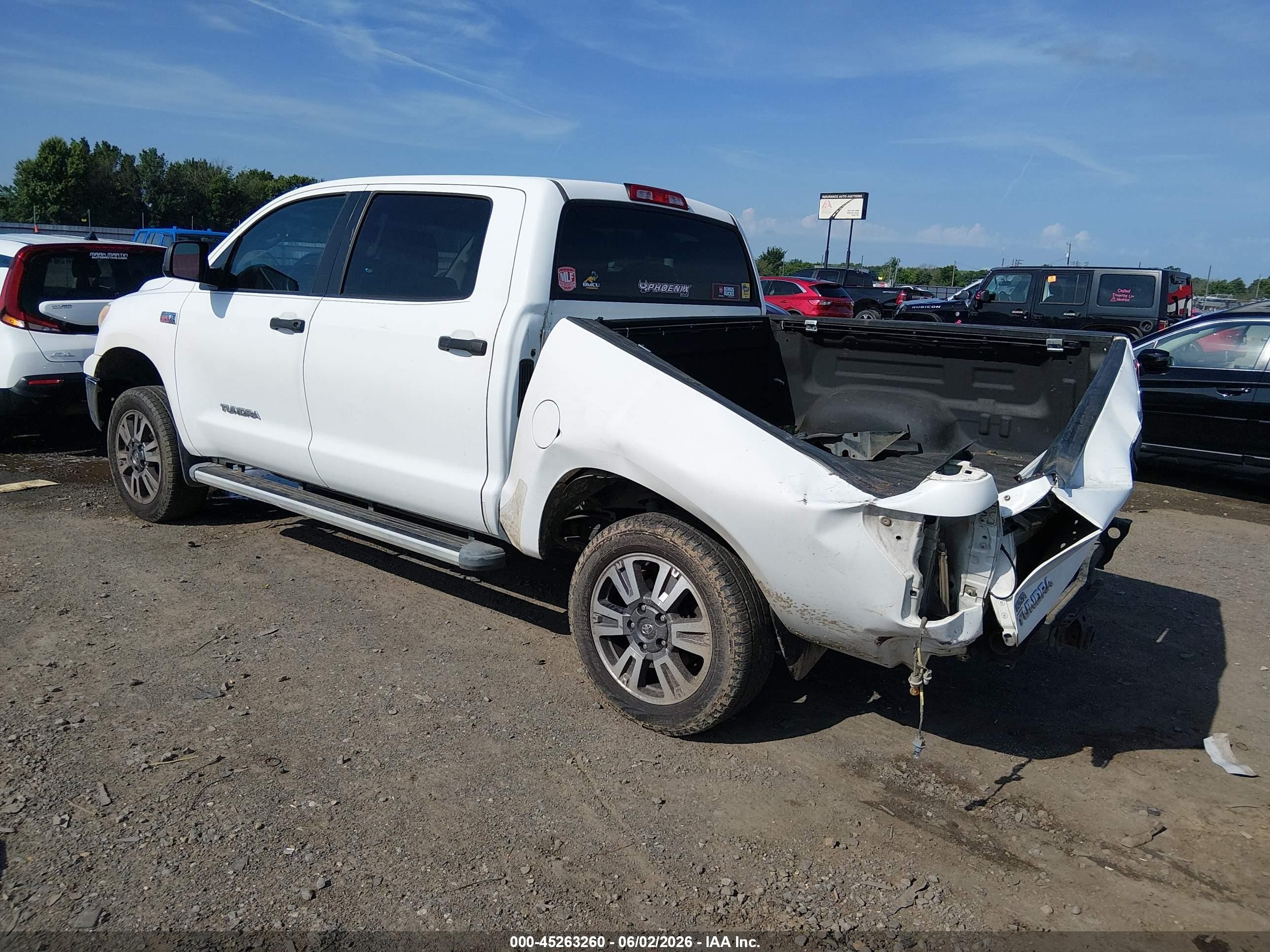 2011 Toyota Tundra Grade 5.7l V8 White vin: 5TFDW5F14BX163970