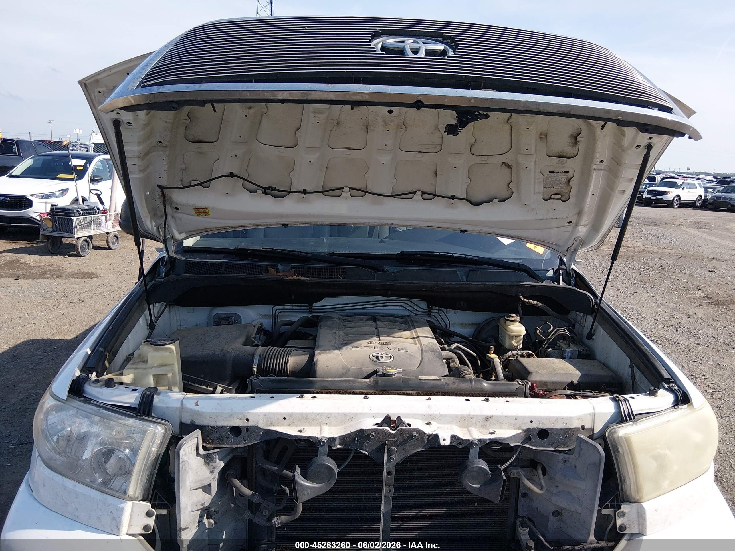 2011 Toyota Tundra Grade 5.7l V8 White vin: 5TFDW5F14BX163970
