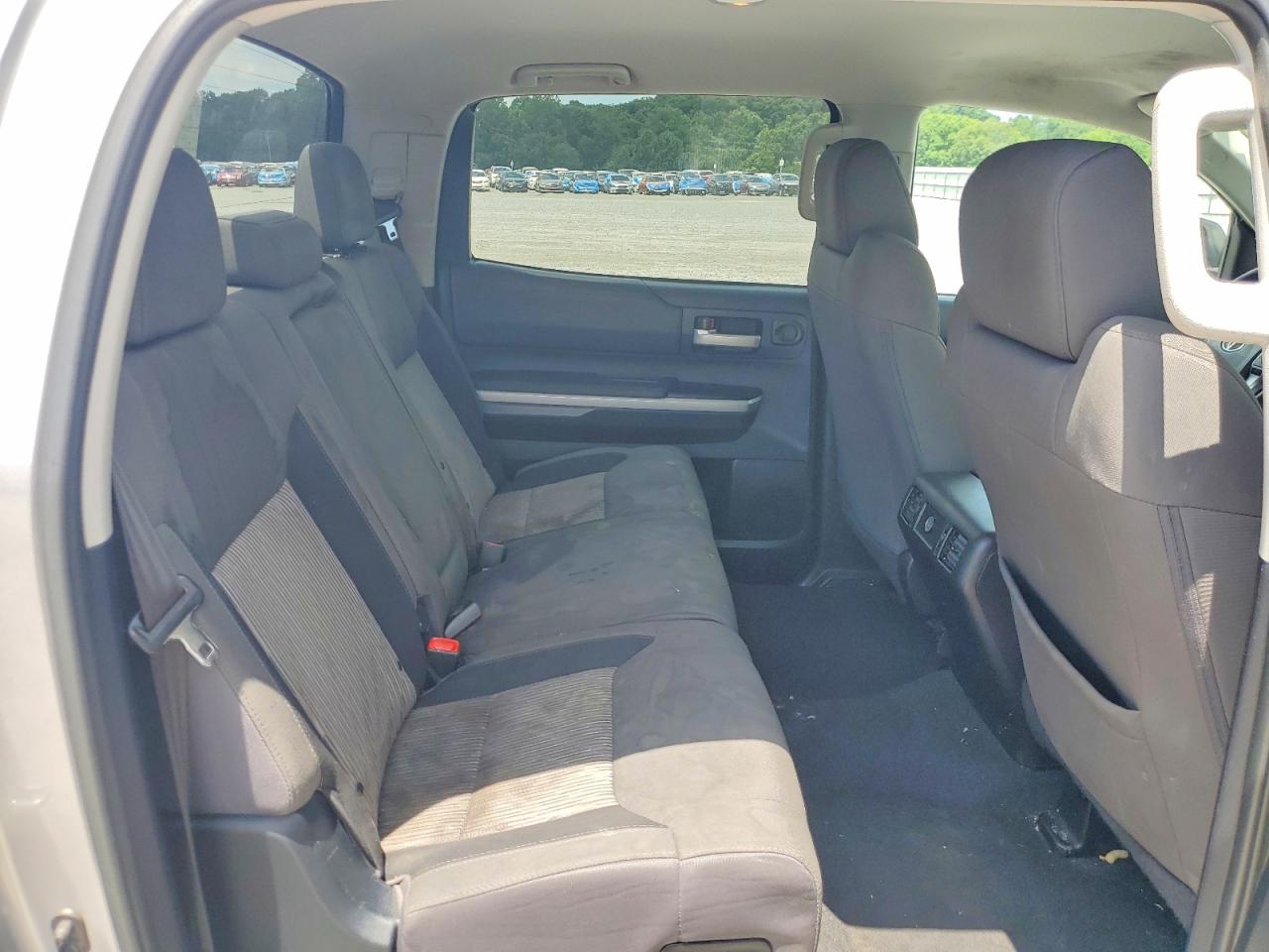 2015 Toyota Tundra Sr5 Silver vin: 5TFDW5F14FX418820