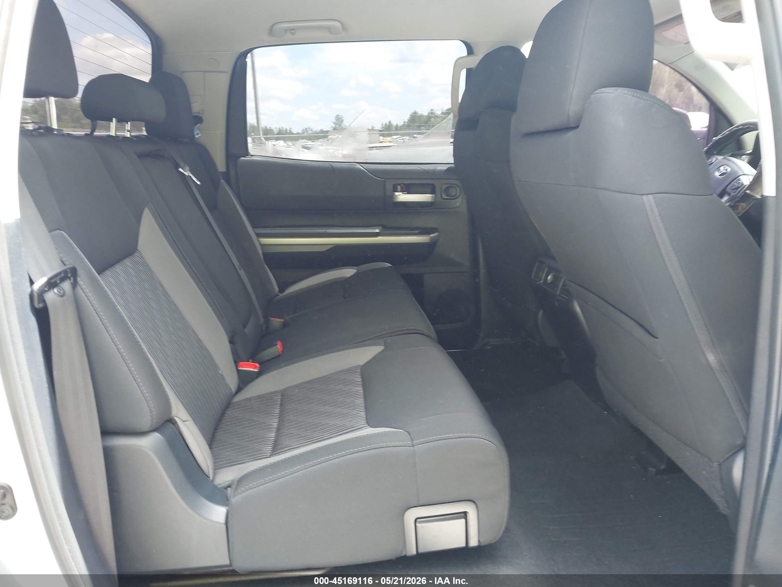 2015 Toyota Tundra Sr5 5.7l V8 Серебряный vin: 5TFDW5F14FX465233