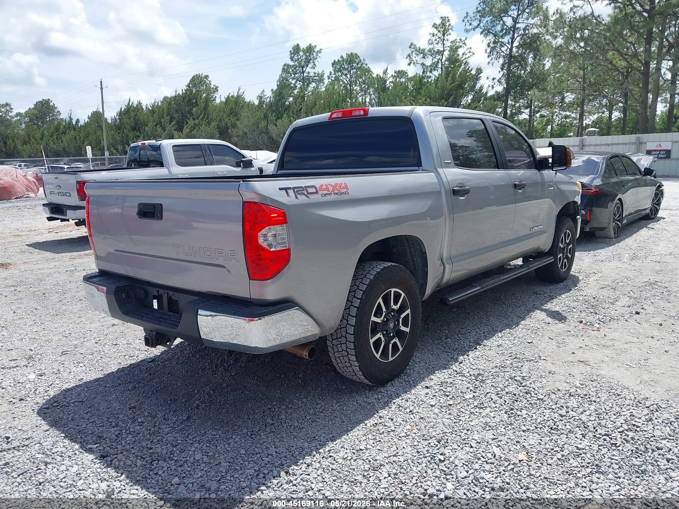 2015 Toyota Tundra Sr5 5.7l V8 Серебряный vin: 5TFDW5F14FX465233