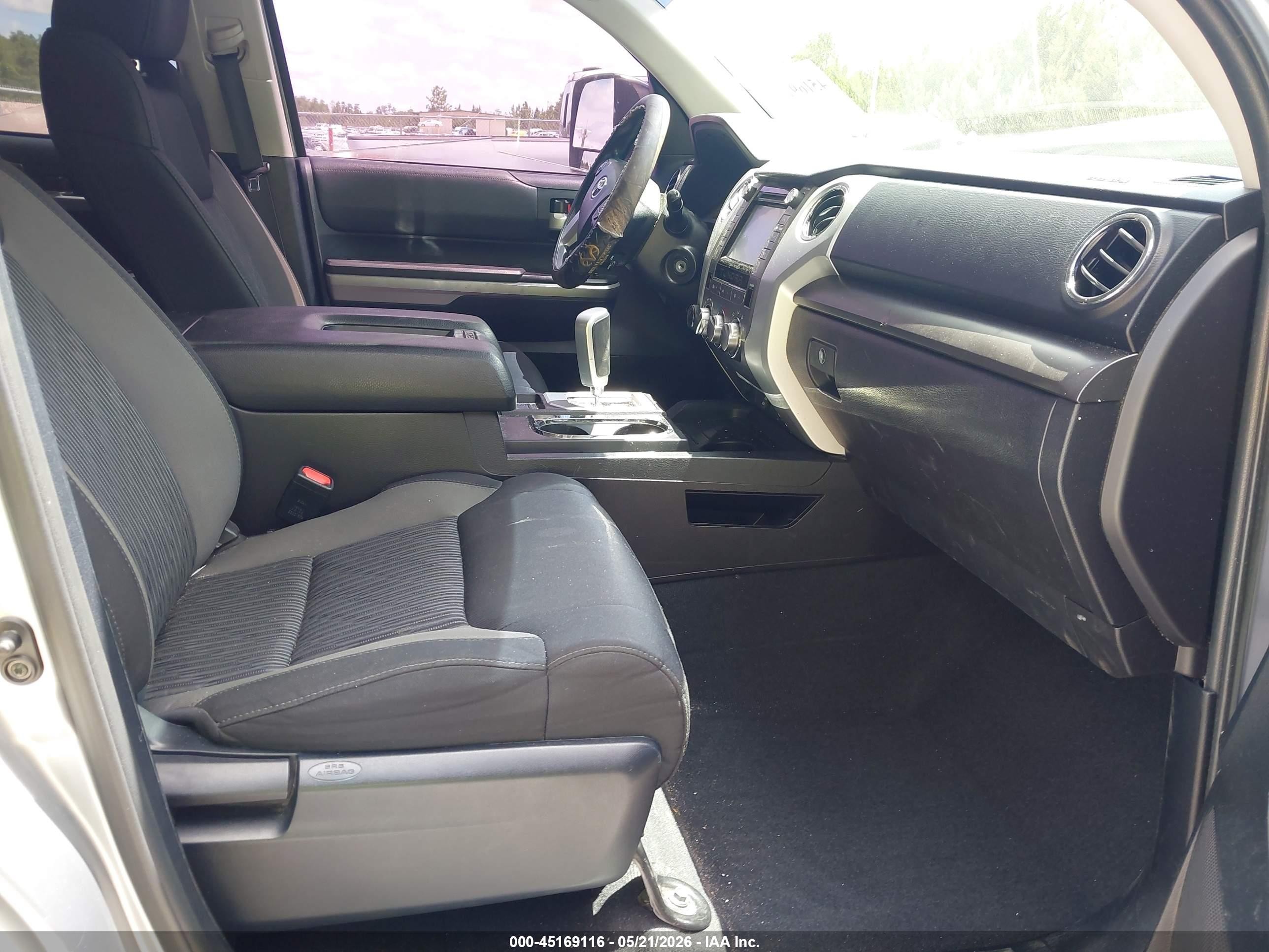 2015 Toyota Tundra Sr5 5.7l V8 Серебряный vin: 5TFDW5F14FX465233