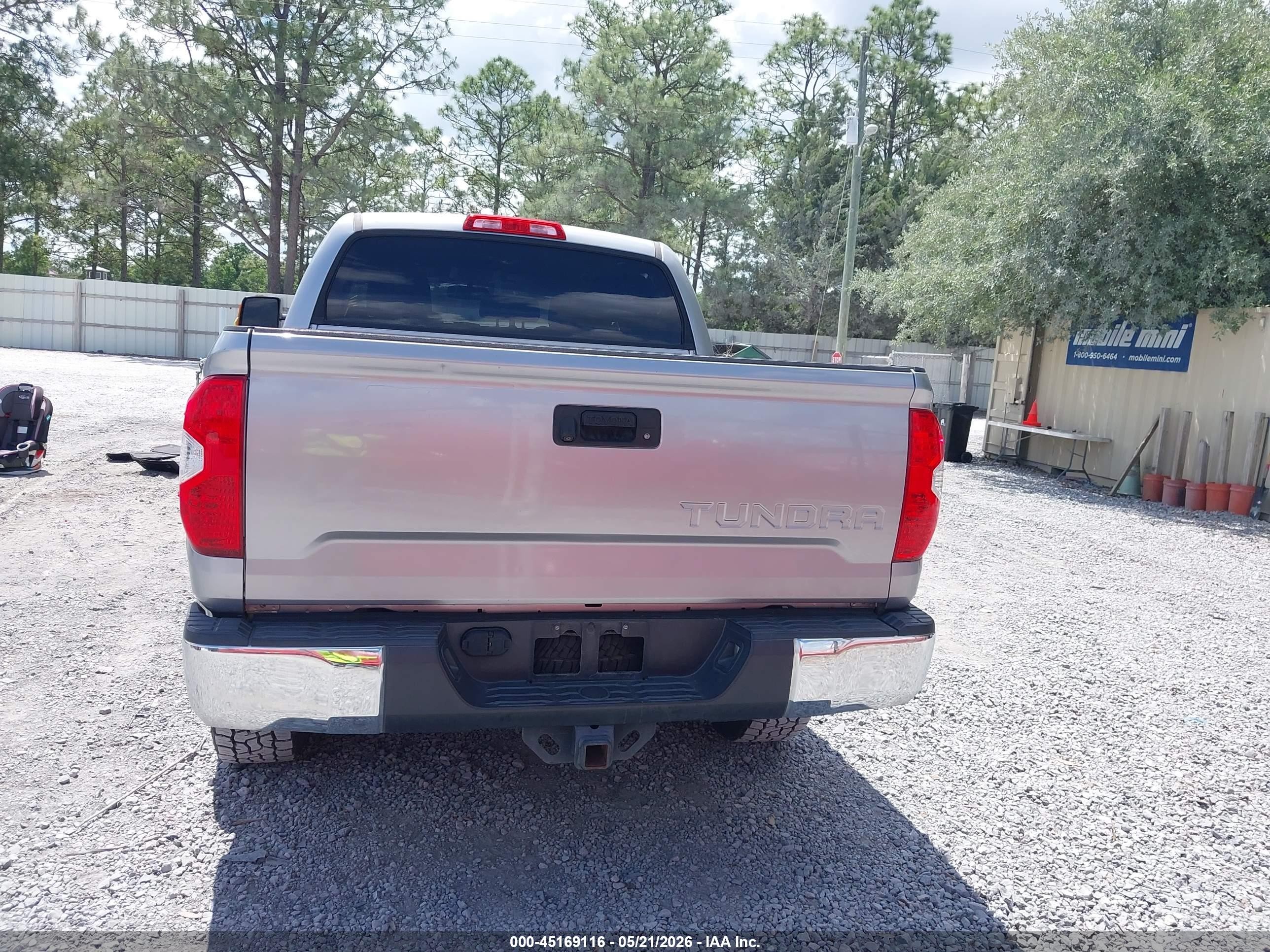 2015 Toyota Tundra Sr5 5.7l V8 Серебряный vin: 5TFDW5F14FX465233