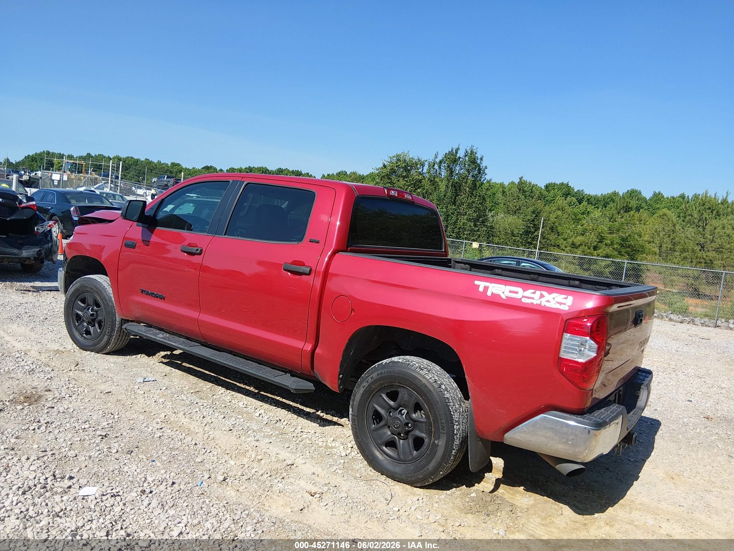 2015 Toyota Tundra Sr5 5.7l V8 Красный vin: 5TFDW5F14FX481495