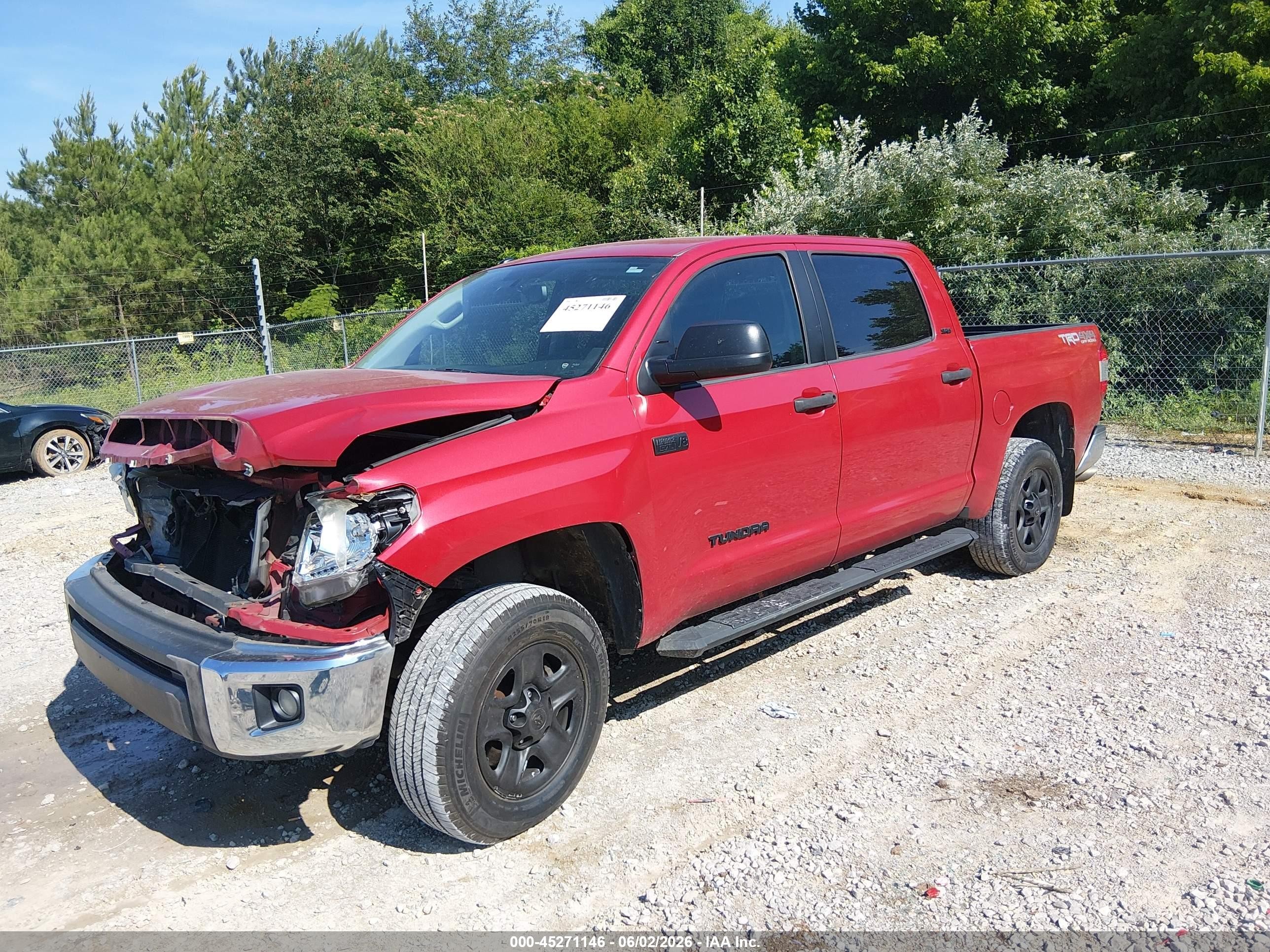 2015 Toyota Tundra Sr5 5.7l V8 Красный vin: 5TFDW5F14FX481495