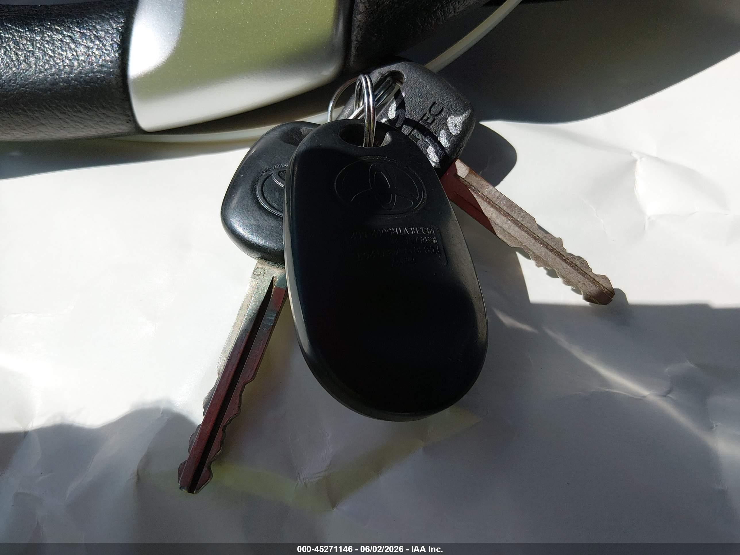 2015 Toyota Tundra Sr5 5.7l V8 Красный vin: 5TFDW5F14FX481495