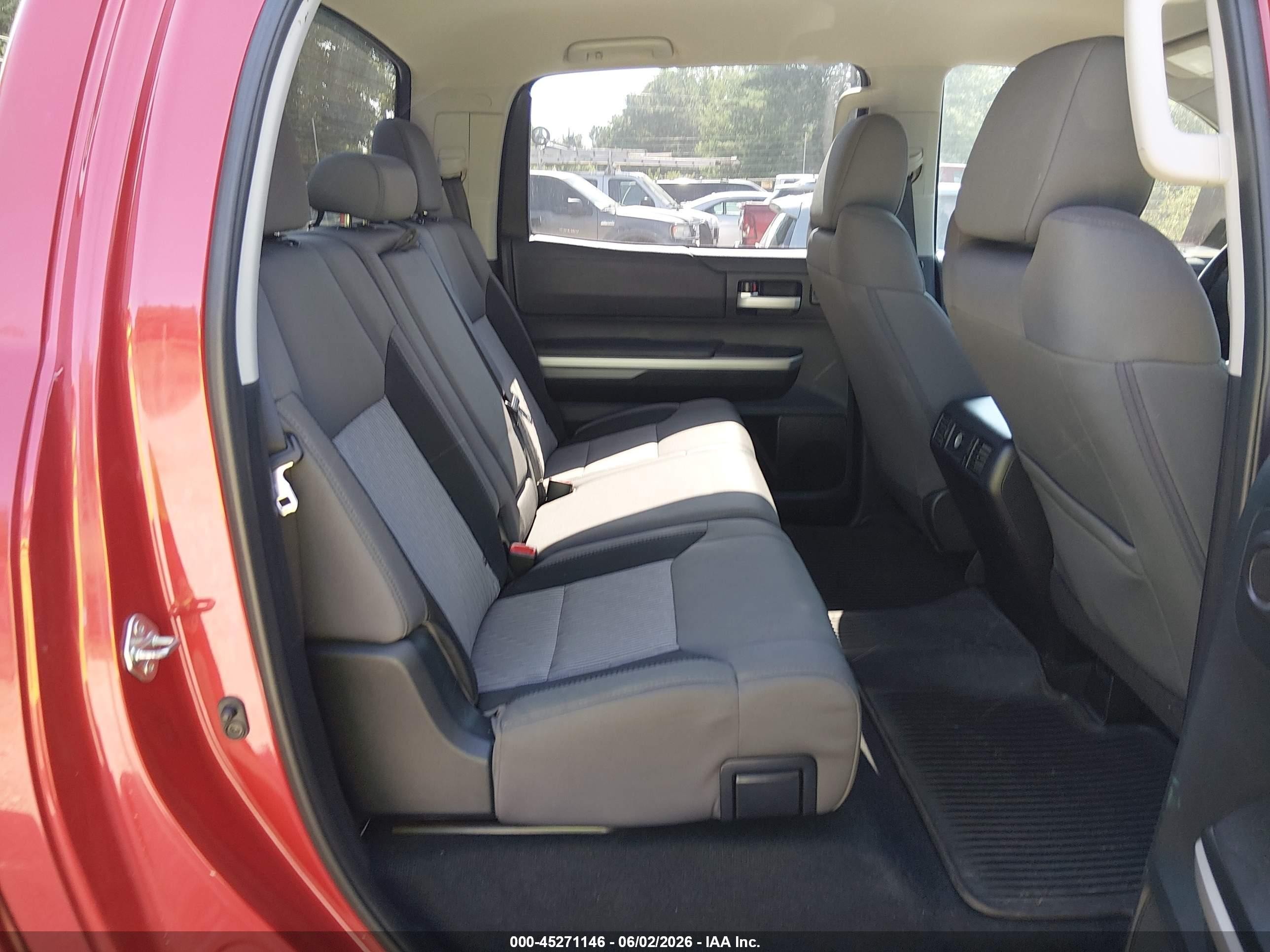 2015 Toyota Tundra Sr5 5.7l V8 Красный vin: 5TFDW5F14FX481495