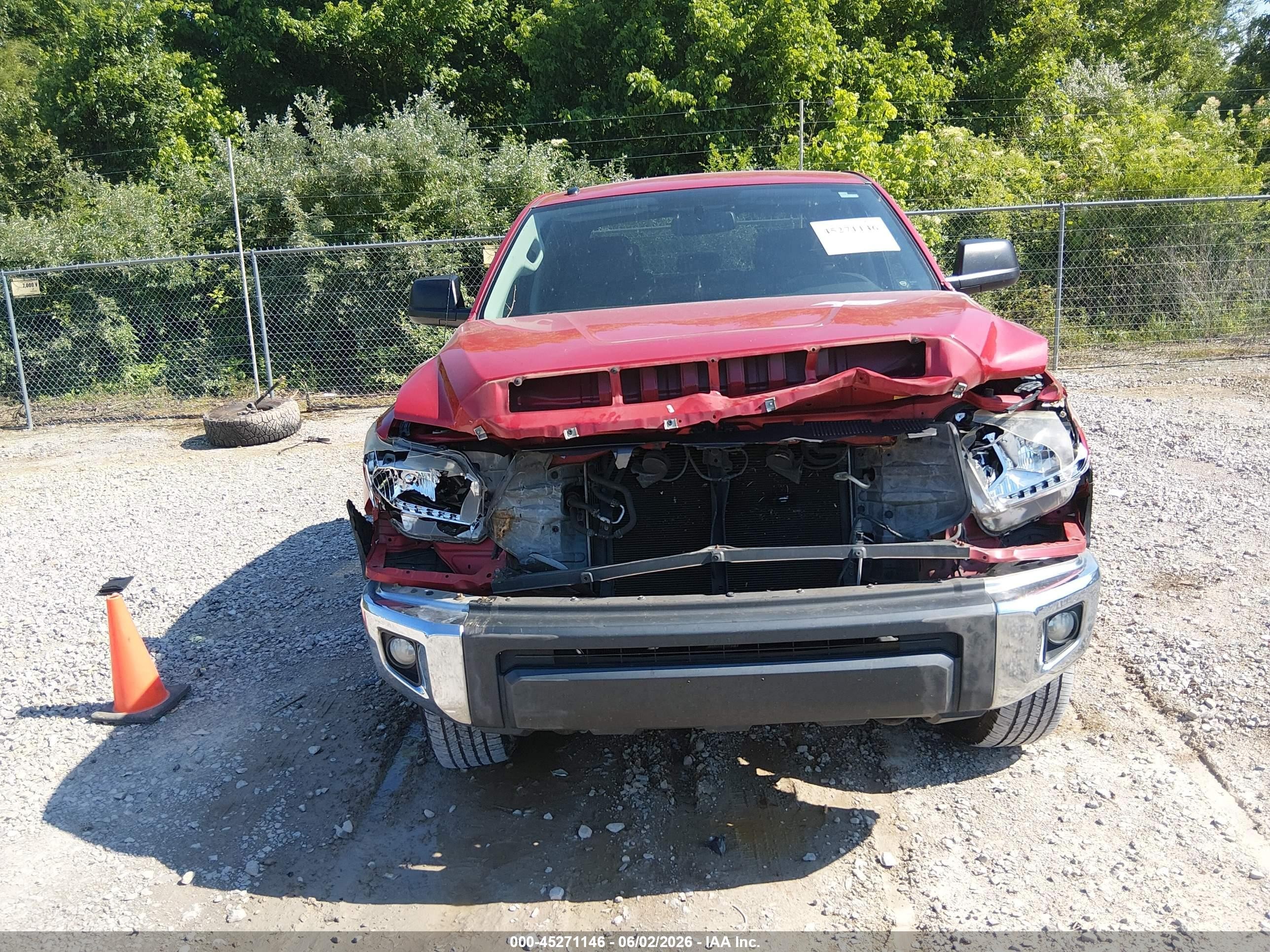 2015 Toyota Tundra Sr5 5.7l V8 Красный vin: 5TFDW5F14FX481495