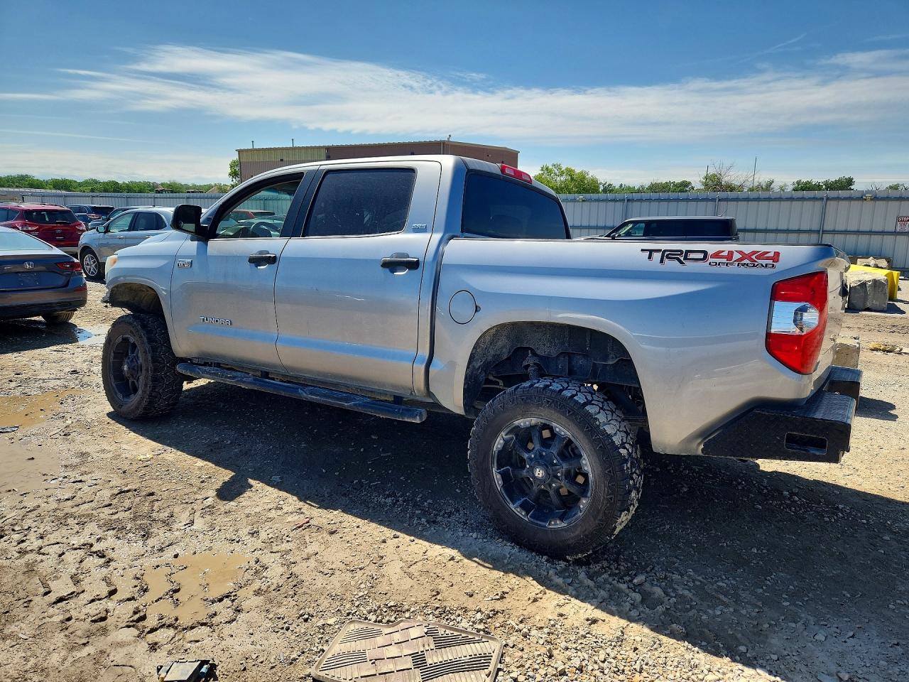 2014 Toyota Tundra Crewmax Sr5 Silver vin: 5TFDW5F15EX347626
