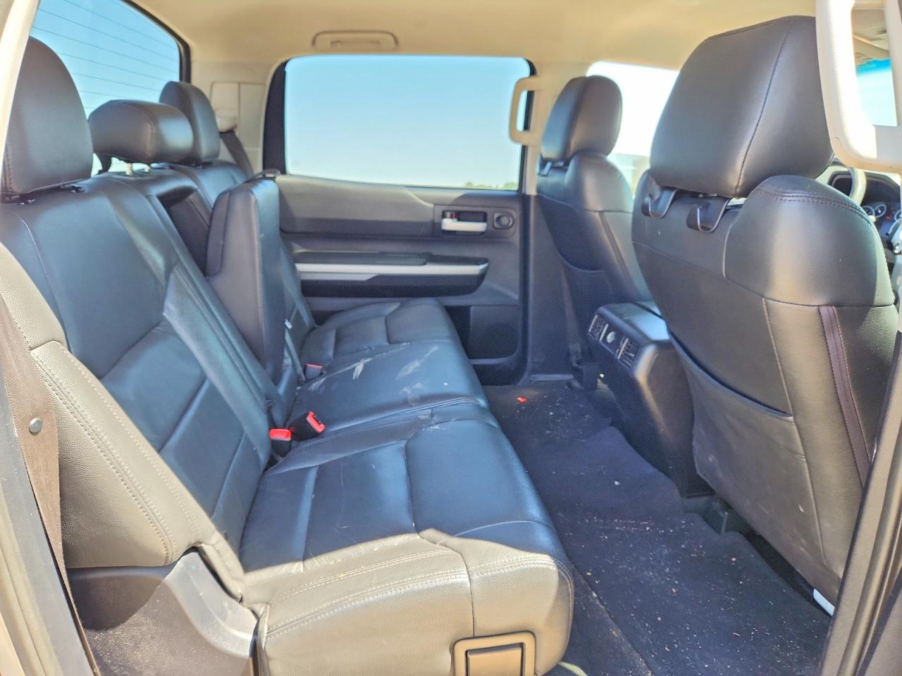 2014 Toyota Tundra Crewmax Sr5 Silver vin: 5TFDW5F15EX347626
