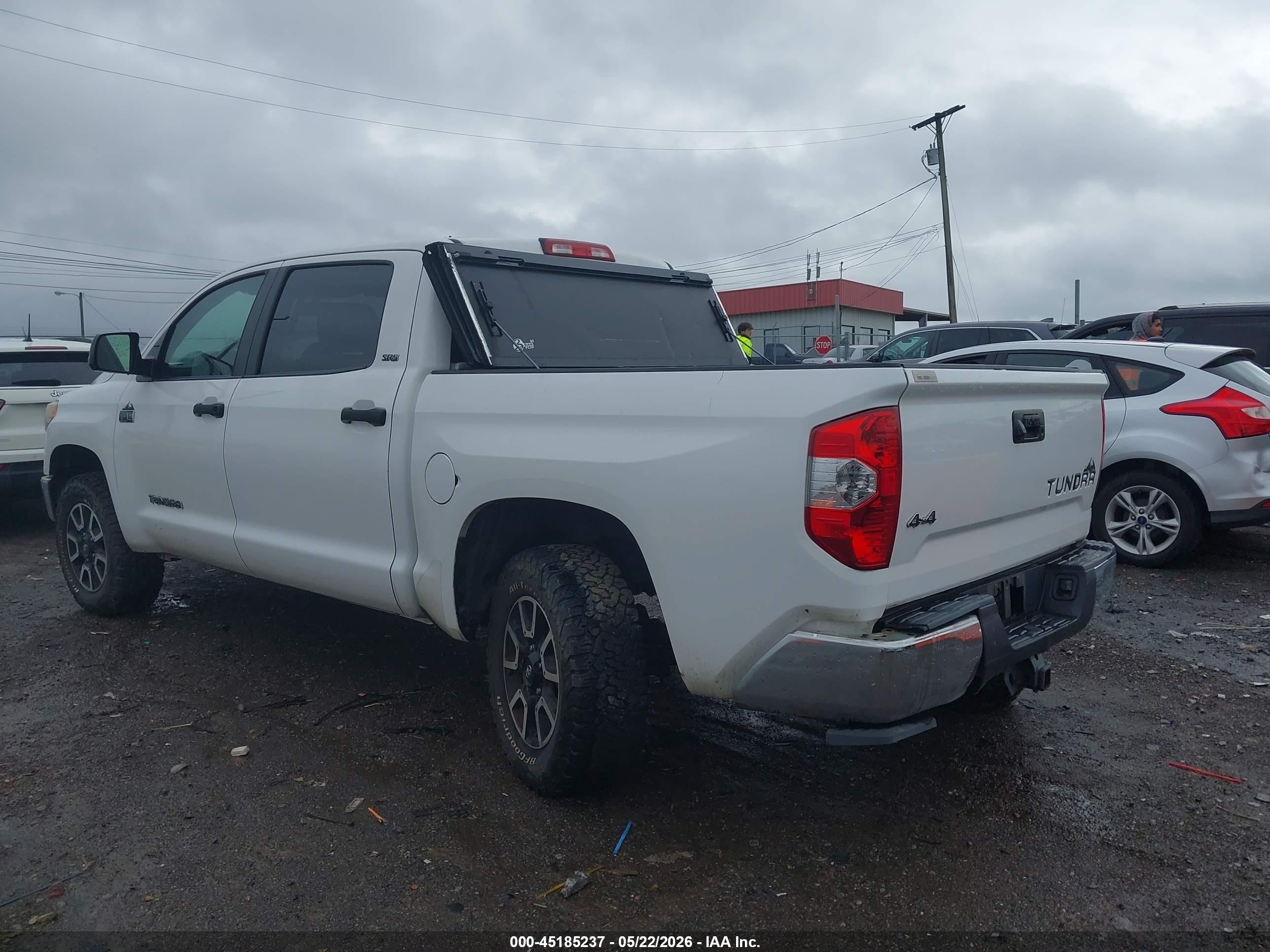 2014 Toyota Tundra Sr5 5.7l V8 White vin: 5TFDW5F15EX401653