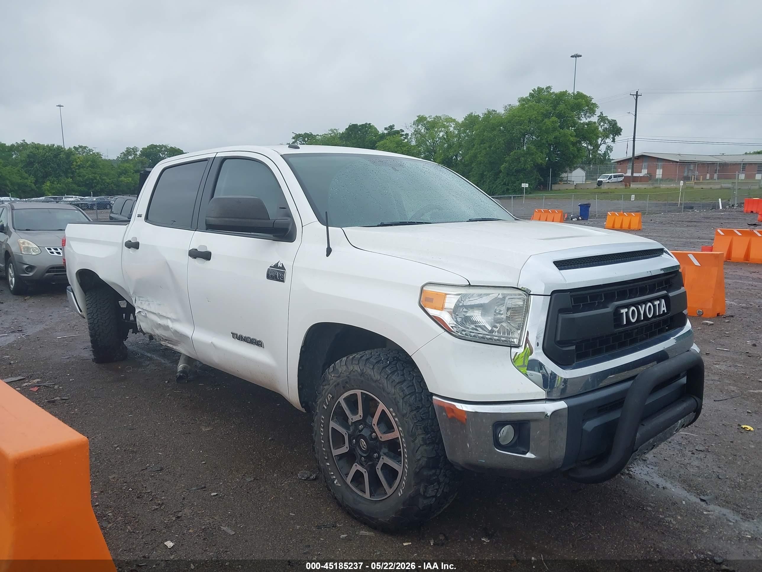 2014 Toyota Tundra Sr5 5.7l V8 White vin: 5TFDW5F15EX401653