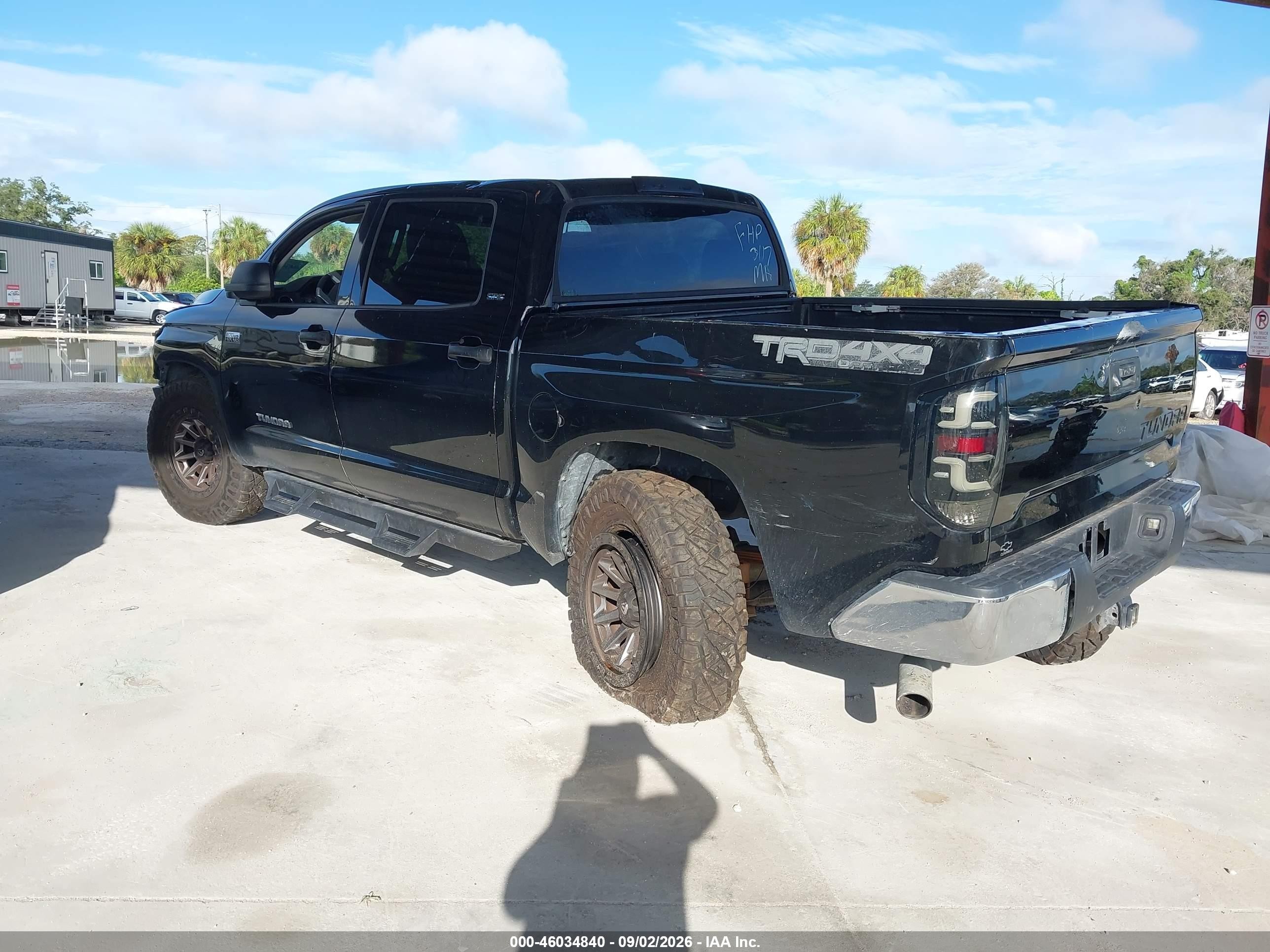 2015 Toyota Tundra Sr5 5.7l V8 Black vin: 5TFDW5F15FX438140