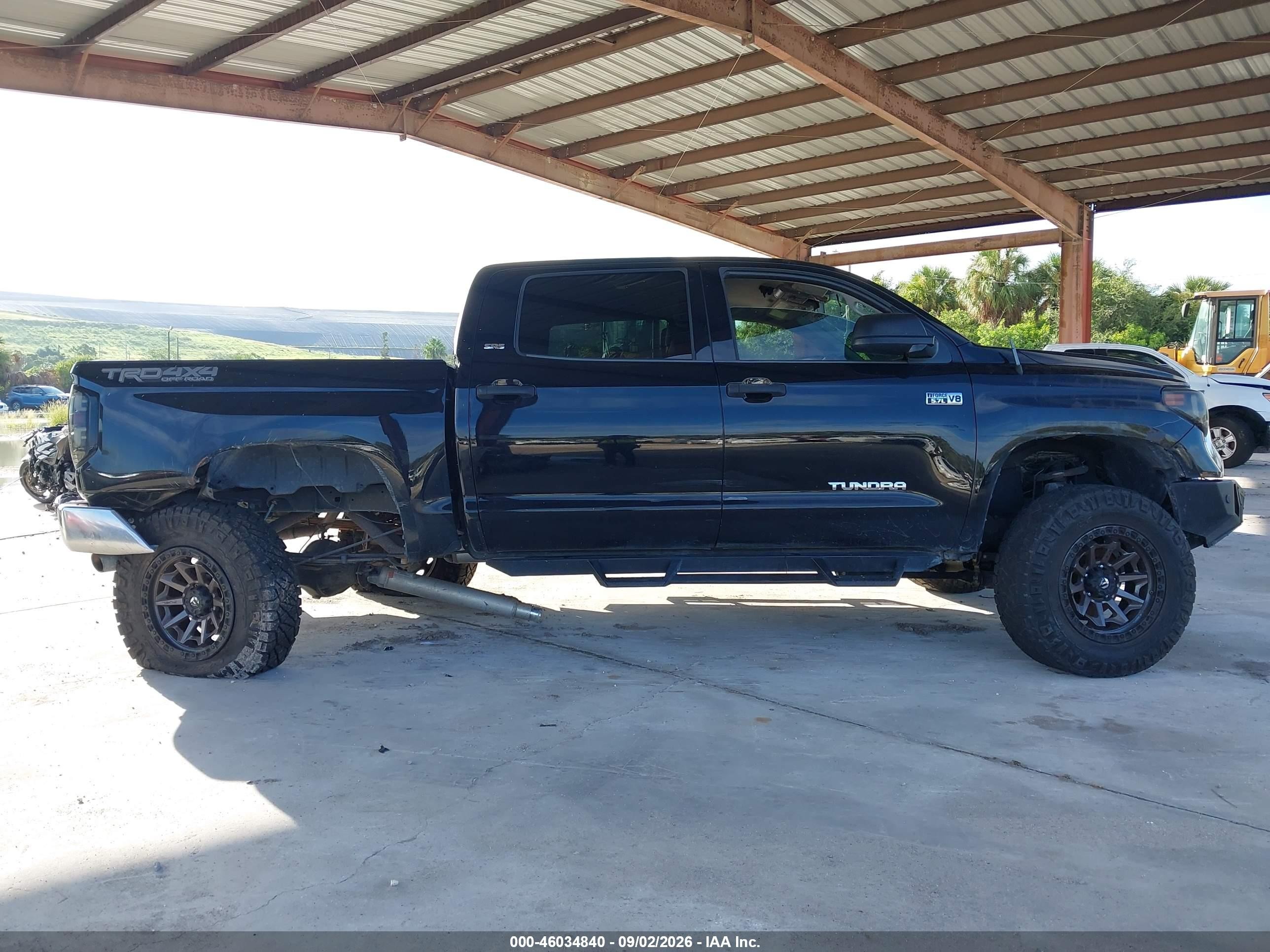 2015 Toyota Tundra Sr5 5.7l V8 Black vin: 5TFDW5F15FX438140