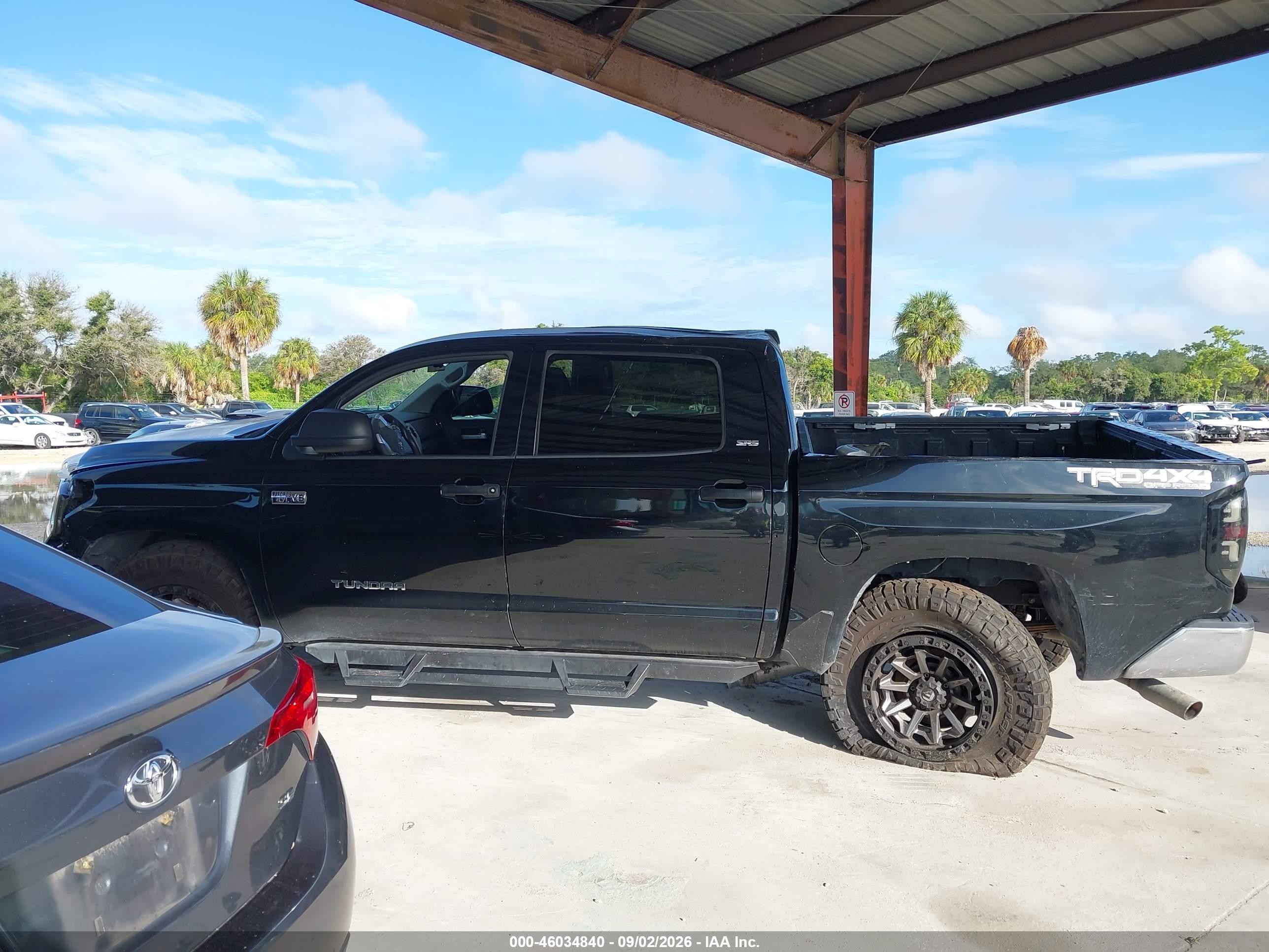 2015 Toyota Tundra Sr5 5.7l V8 Black vin: 5TFDW5F15FX438140