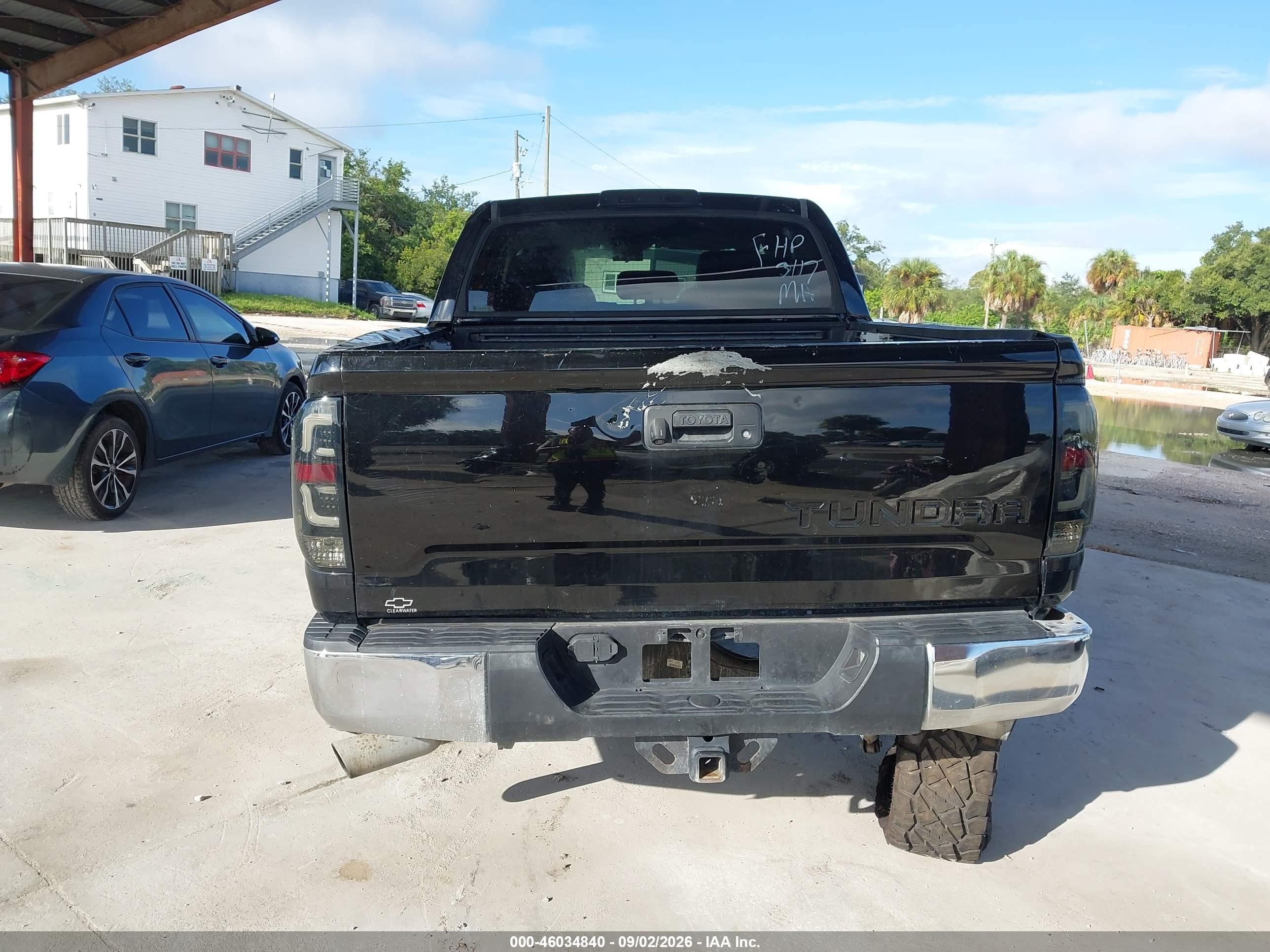 2015 Toyota Tundra Sr5 5.7l V8 Black vin: 5TFDW5F15FX438140