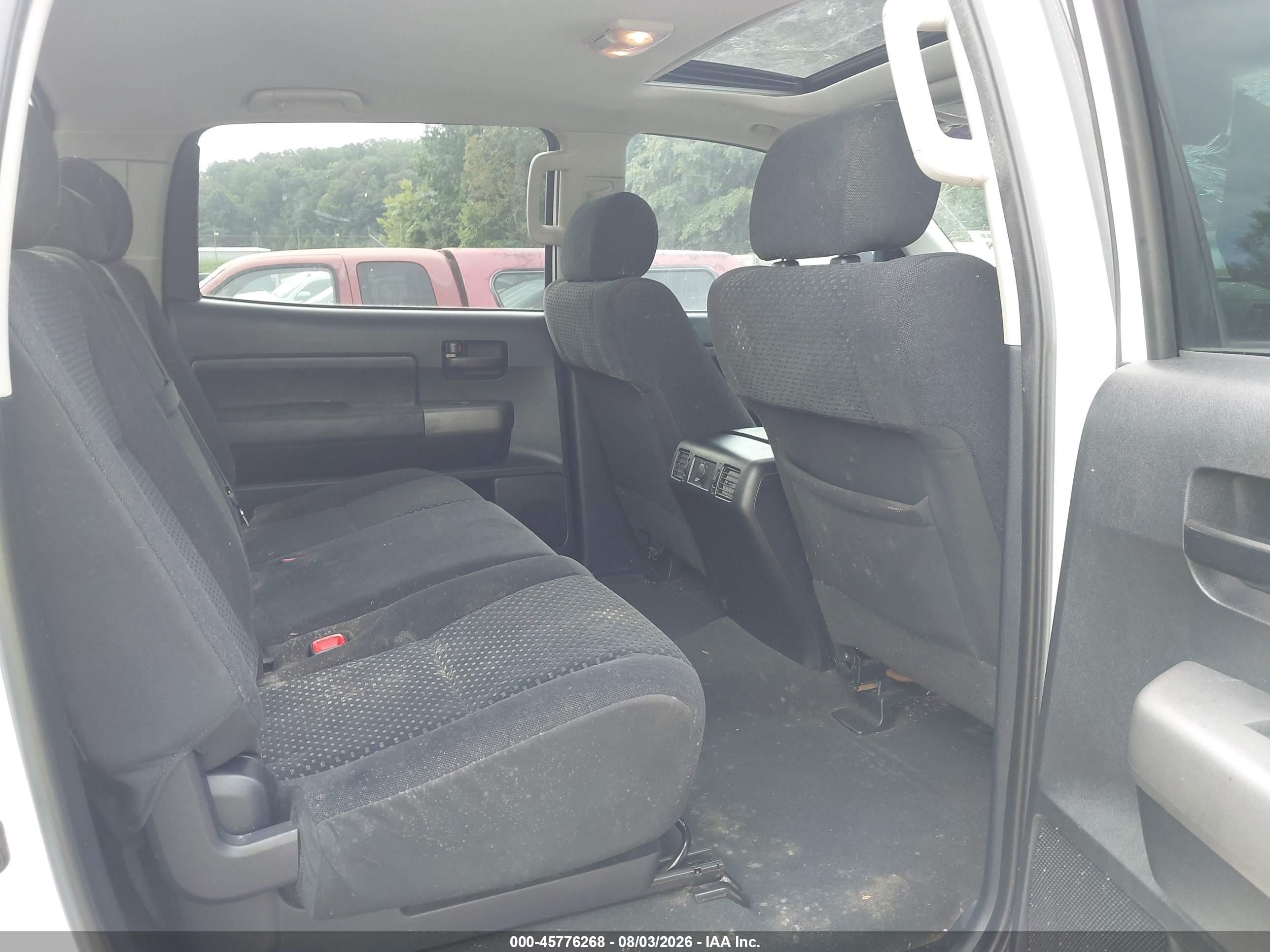 2010 Toyota Tundra Grade 5.7l V8 White vin: 5TFDW5F16AX127065