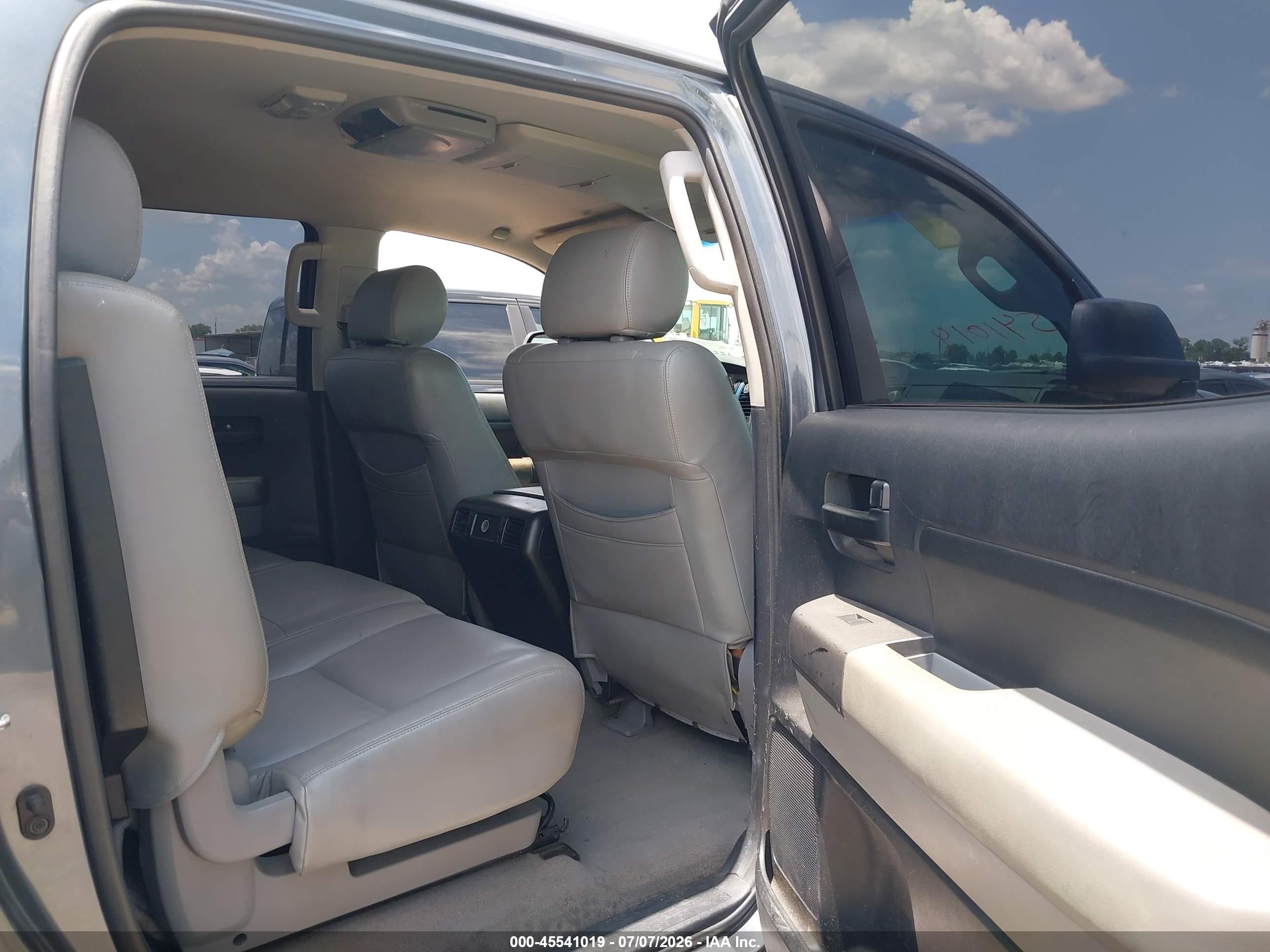 2010 Toyota Tundra Grade 5.7l V8 Gray vin: 5TFDW5F16AX152077