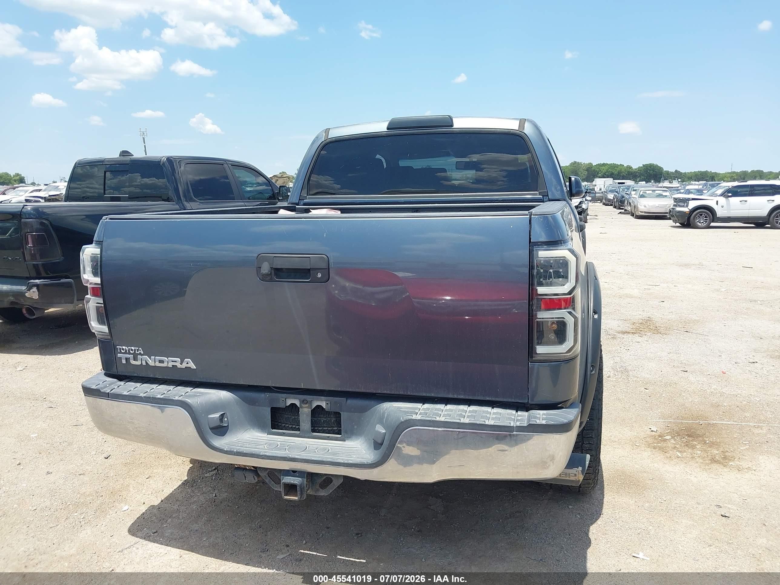 2010 Toyota Tundra Grade 5.7l V8 Gray vin: 5TFDW5F16AX152077