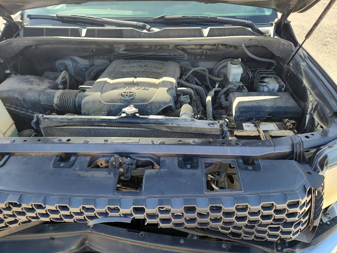 2018 Toyota Tundra Crewmax Sr5 Серый vin: 5TFDW5F16JX705360
