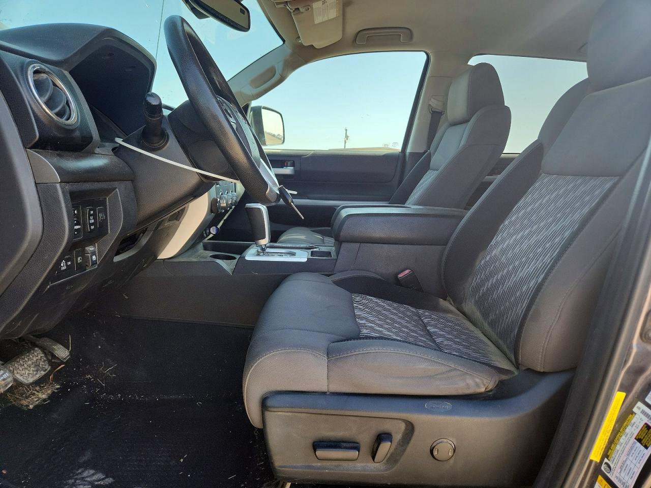 2018 Toyota Tundra Crewmax Sr5 Серый vin: 5TFDW5F16JX705360