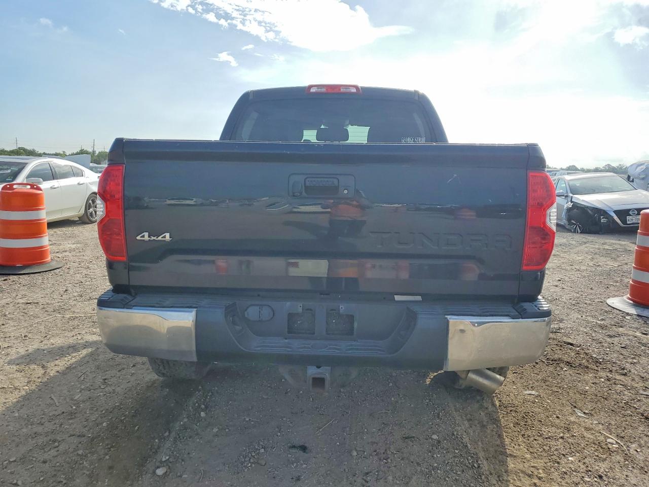2014 Toyota Tundra Crewmax Sr5 Black vin: 5TFDW5F17EX388582