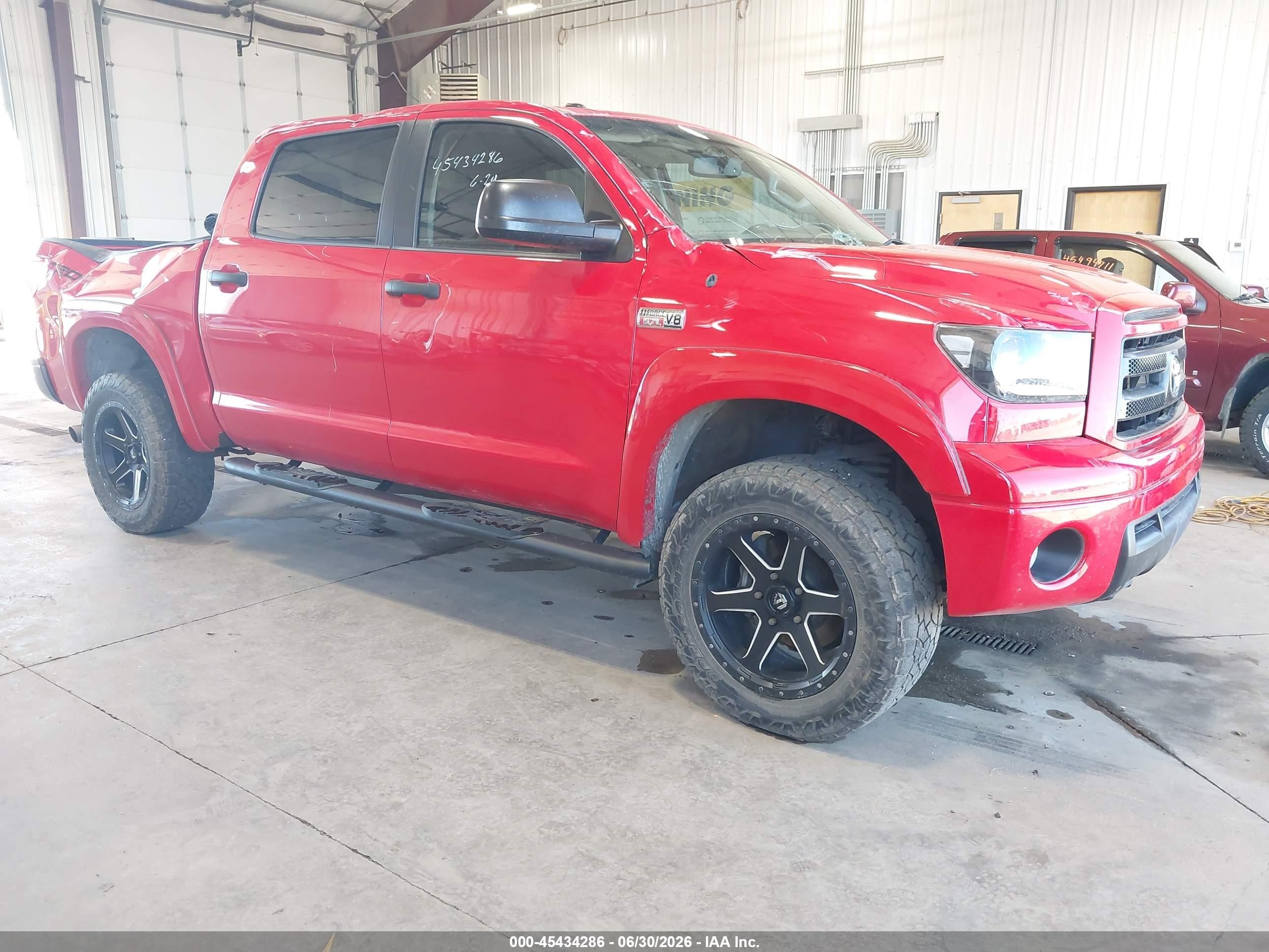 2013 Toyota Tundra Grade 5.7l V8 Red vin: 5TFDW5F18DX289851