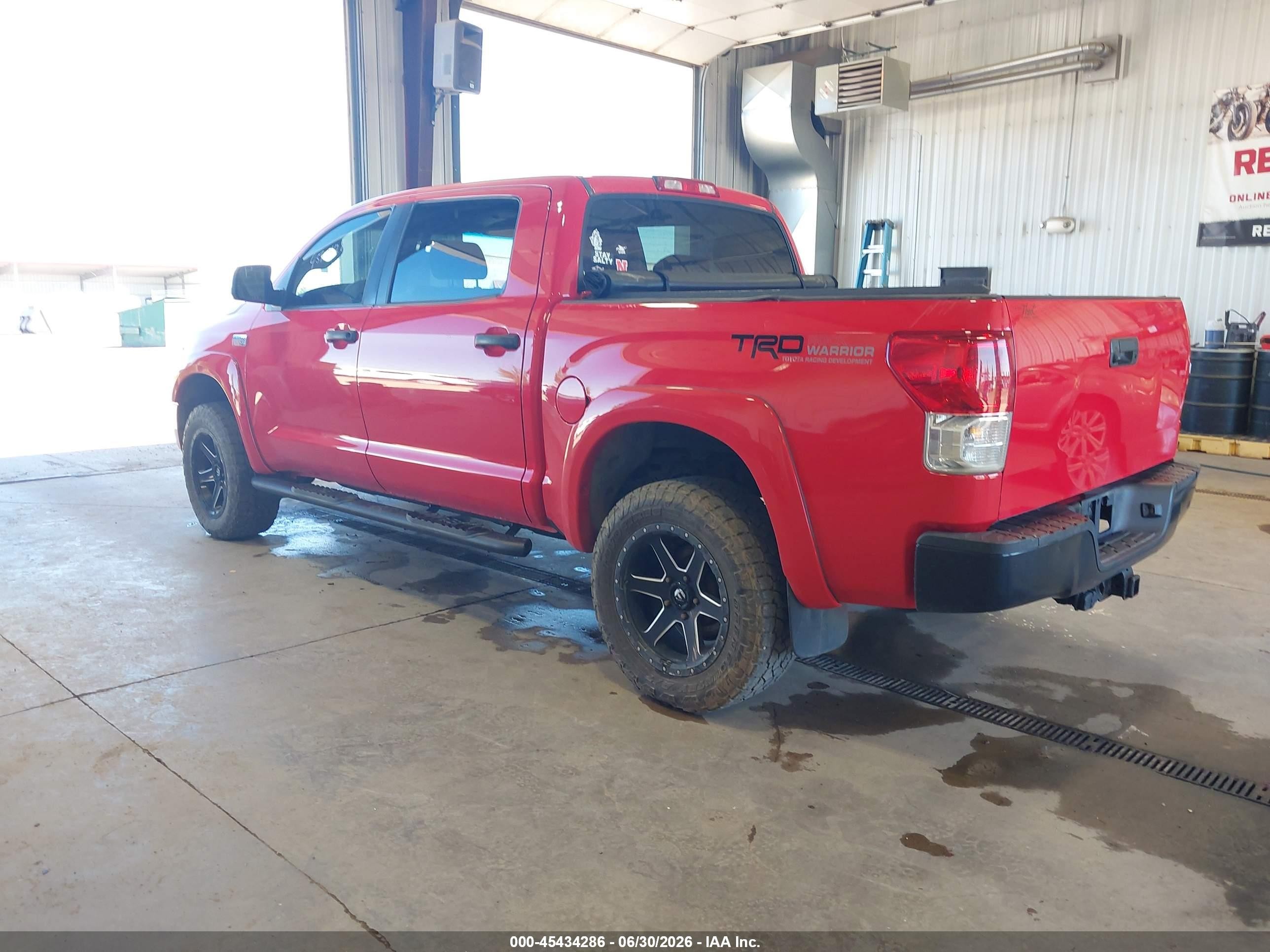 2013 Toyota Tundra Grade 5.7l V8 Red vin: 5TFDW5F18DX289851