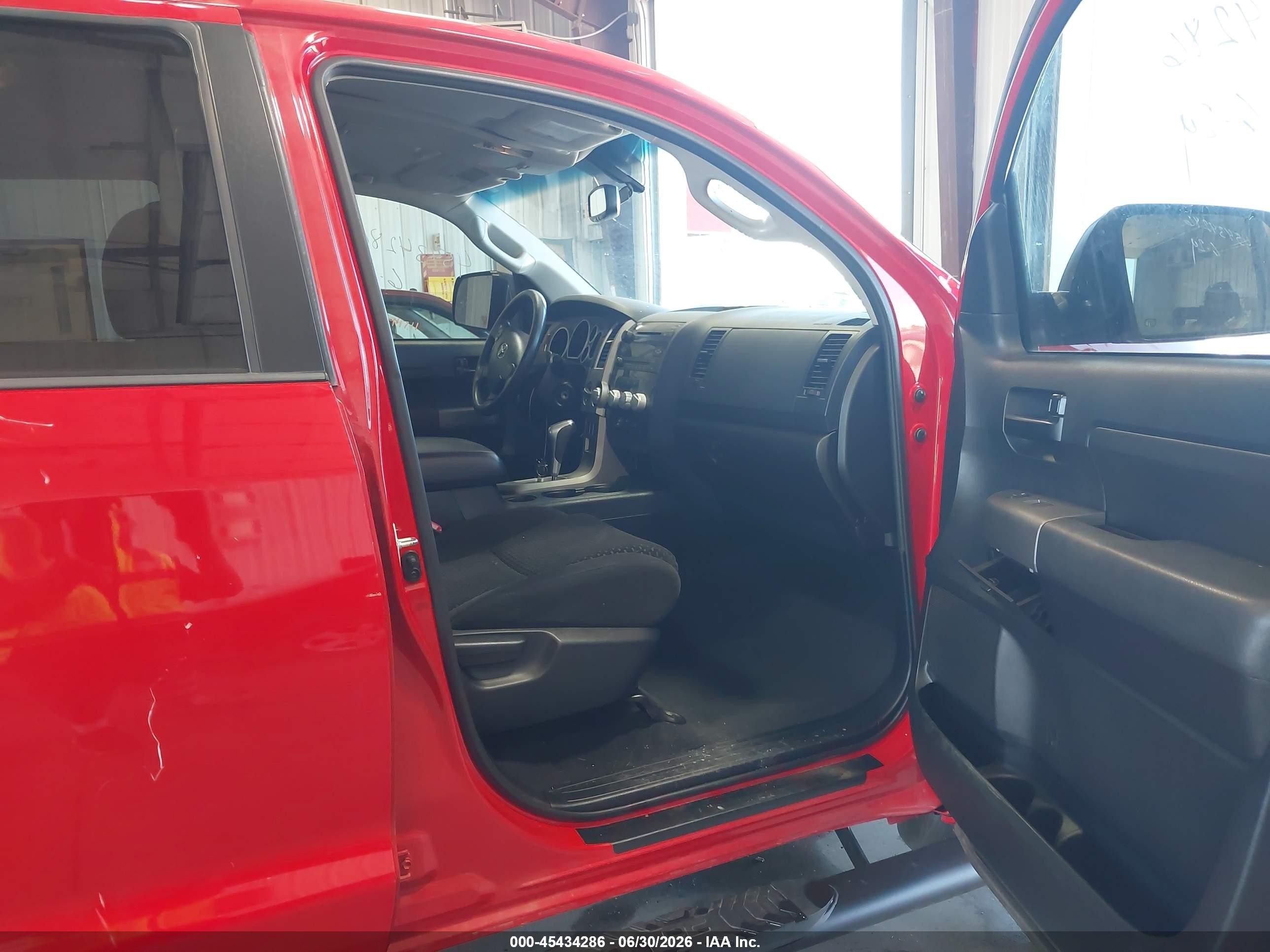 2013 Toyota Tundra Grade 5.7l V8 Red vin: 5TFDW5F18DX289851