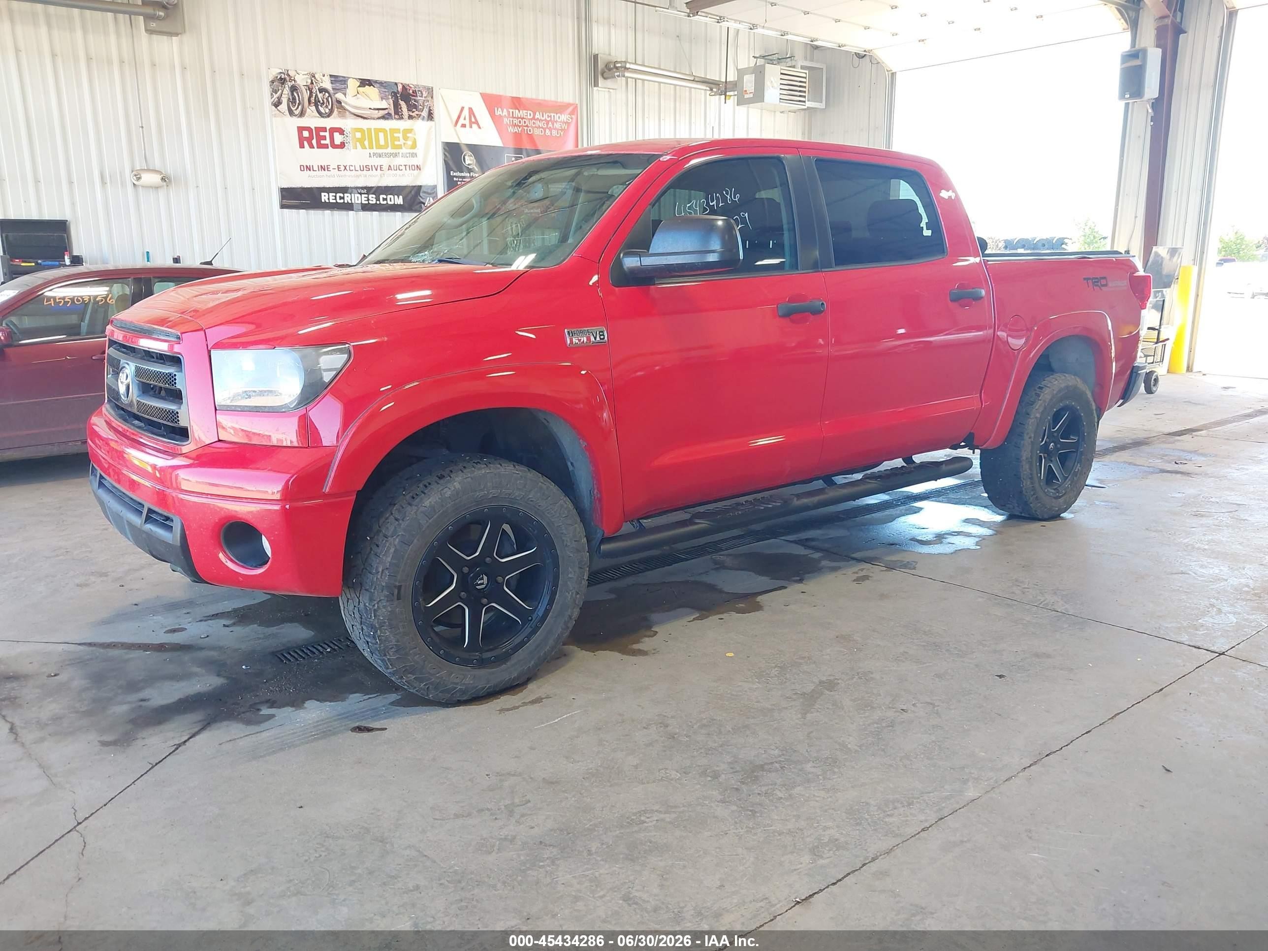 2013 Toyota Tundra Grade 5.7l V8 Red vin: 5TFDW5F18DX289851