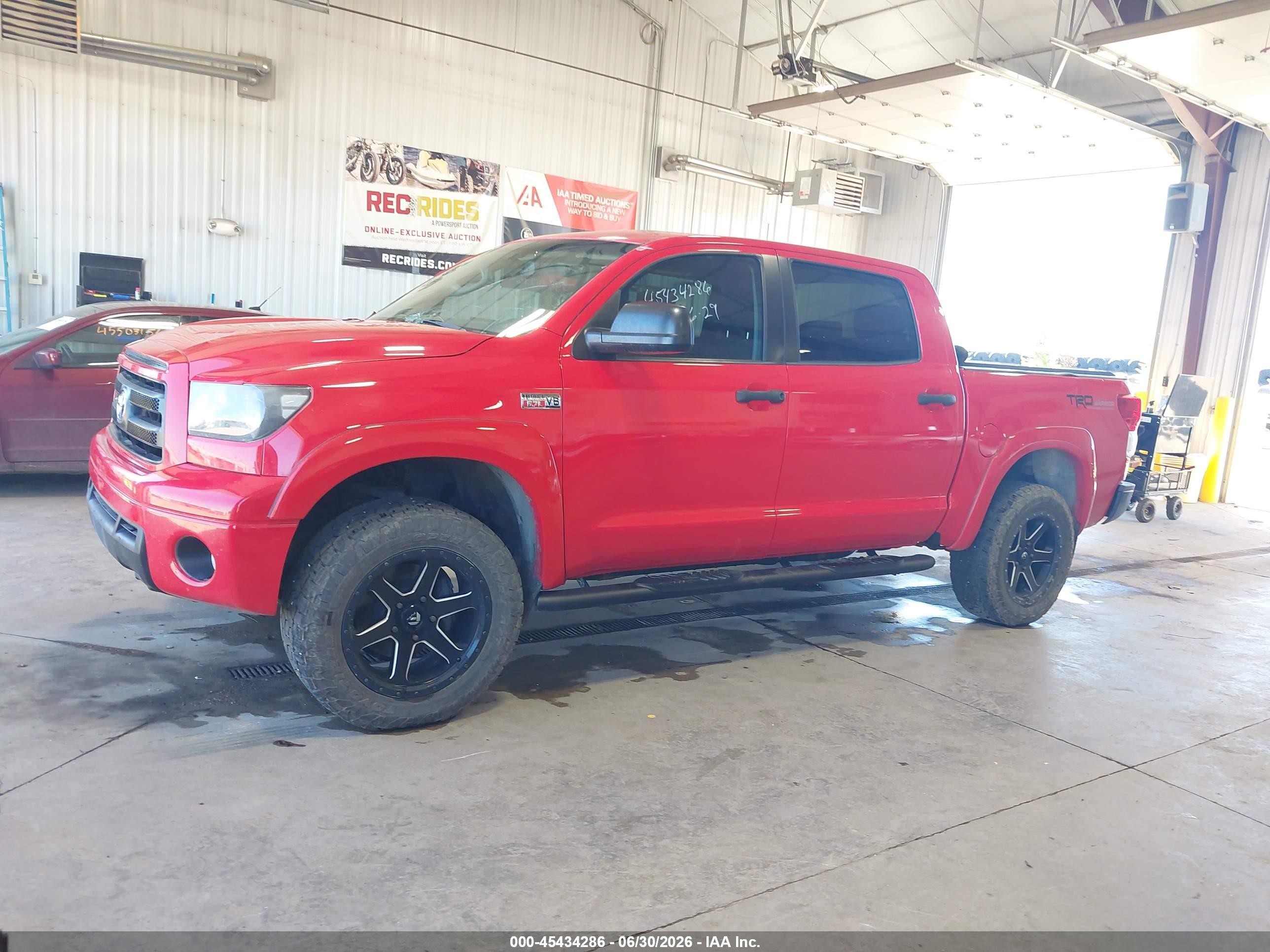 2013 Toyota Tundra Grade 5.7l V8 Red vin: 5TFDW5F18DX289851