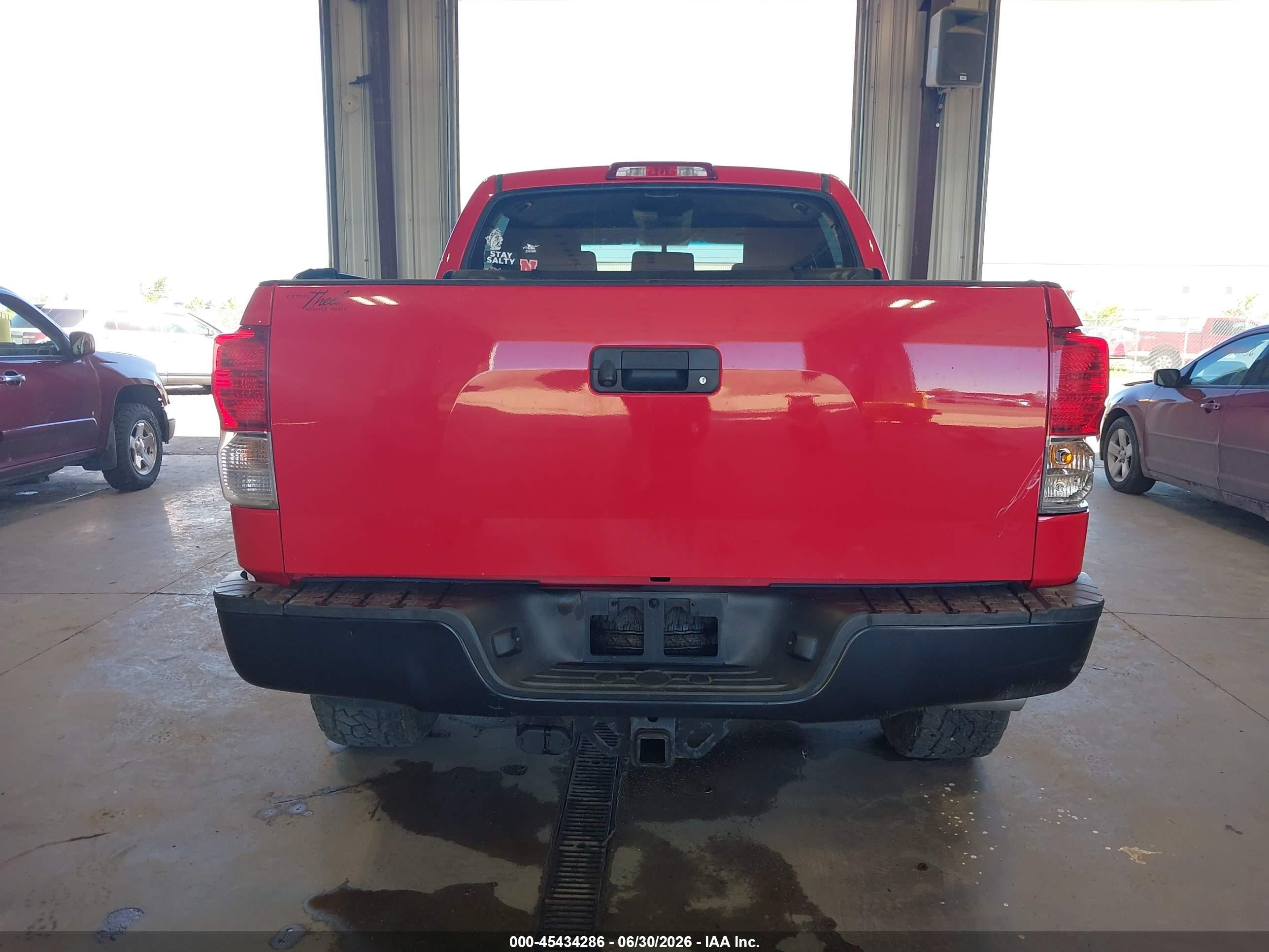 2013 Toyota Tundra Grade 5.7l V8 Red vin: 5TFDW5F18DX289851