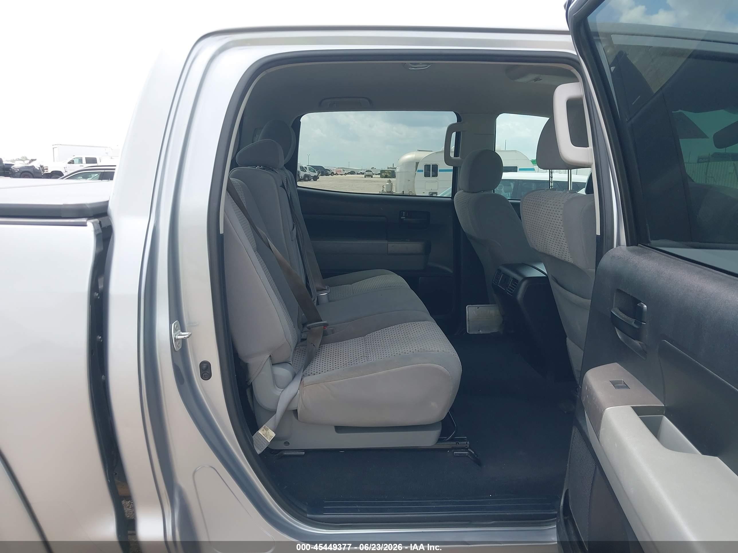 2013 Toyota Tundra Grade 5.7l V8 Silver vin: 5TFDW5F18DX306566